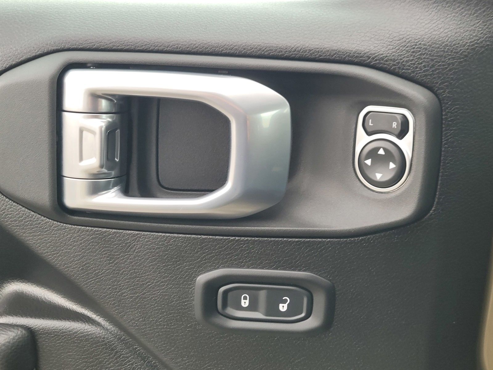 New 2026 Green Jeep  image 25