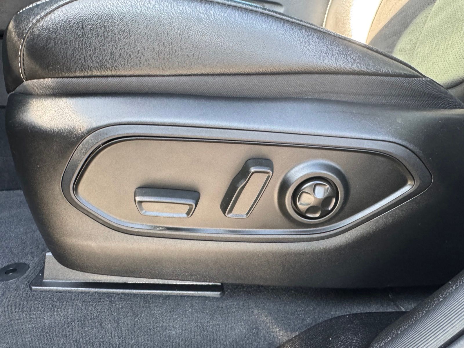 Used 2023 Jeep Grand Cherokee L SUV