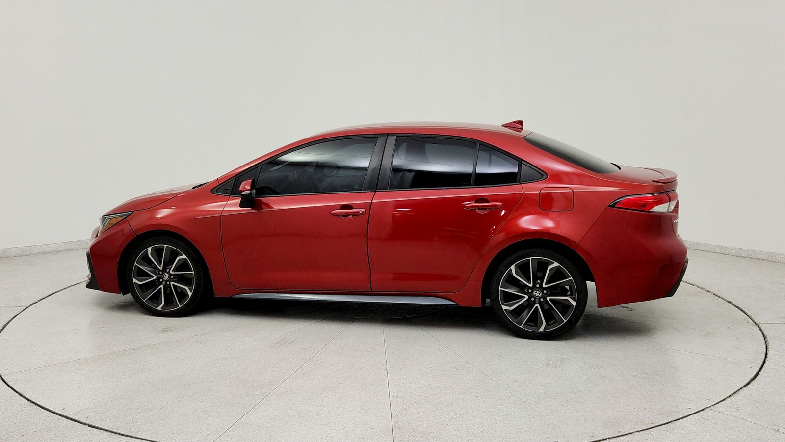 Used 2020 Red Toyota SE image 4
