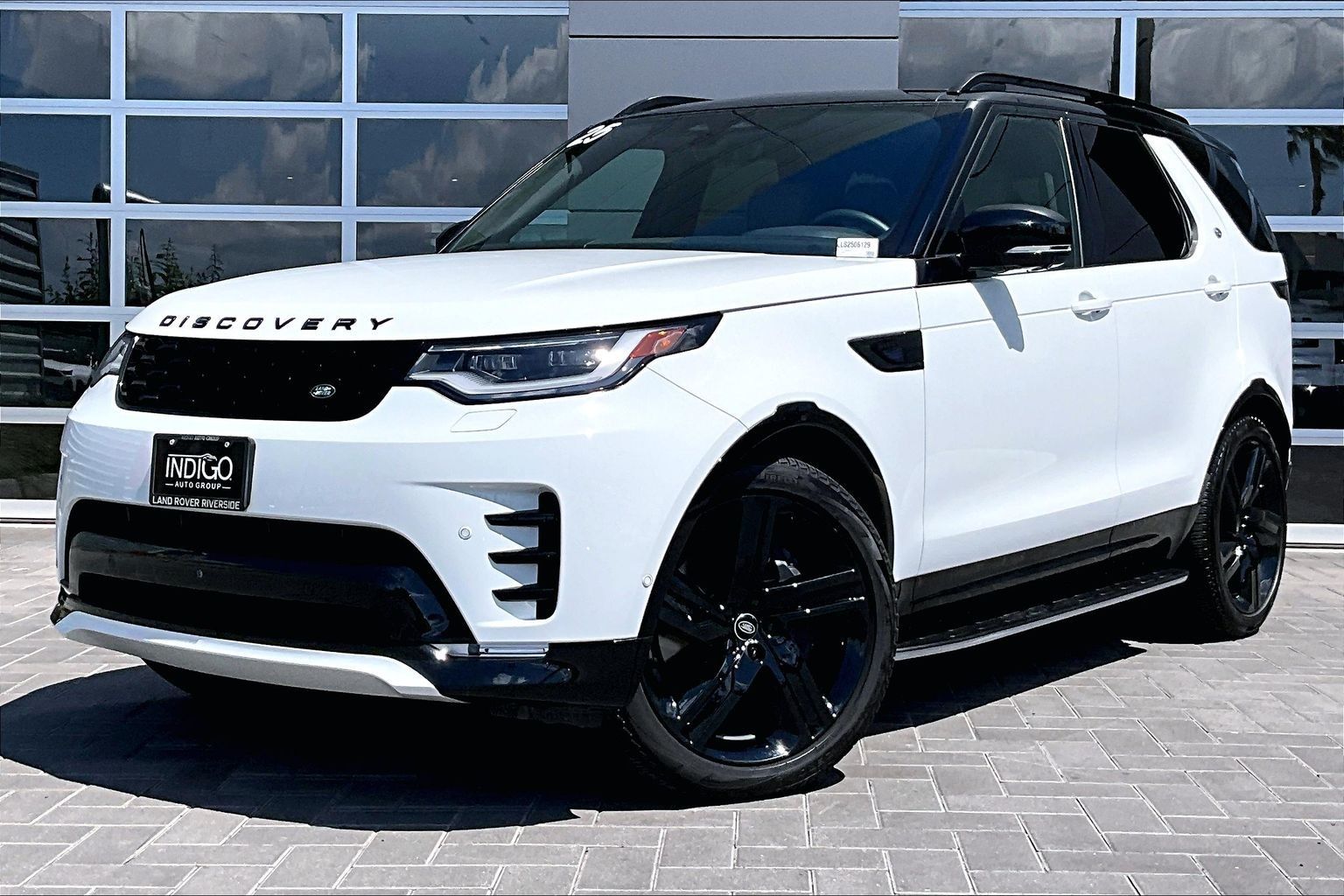 Fuji White 2025 Land Rover Discovery P360 Dynamic SE AWD SUV / Crossover All-Wheel Drive 8-Speed Automatic
