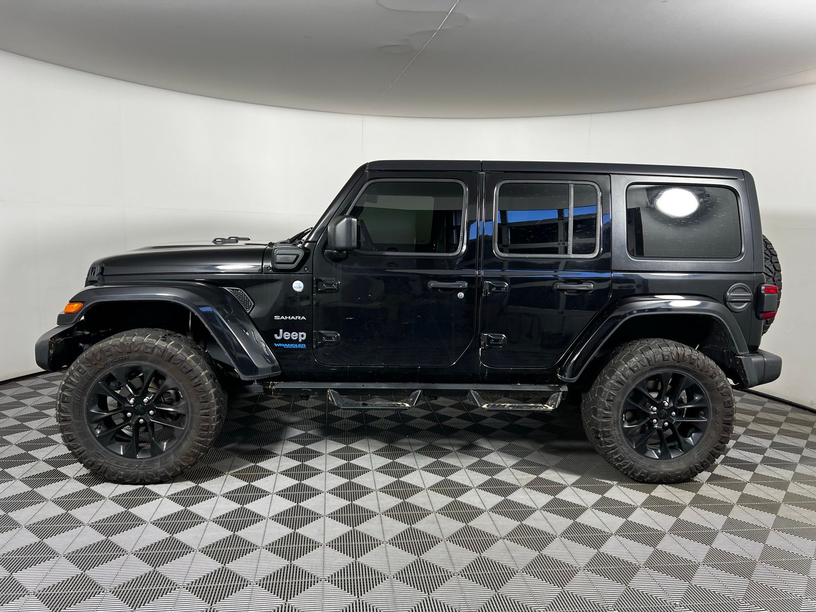 2021 Jeep Wrangler Unlimited Sahara 4xe 8