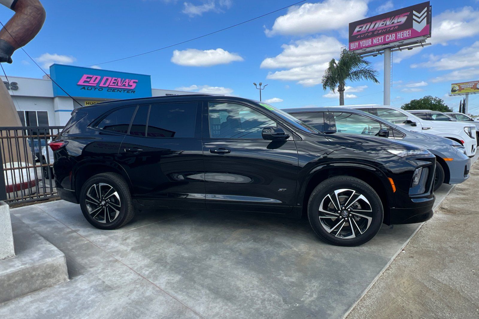 View vehicle photo 3