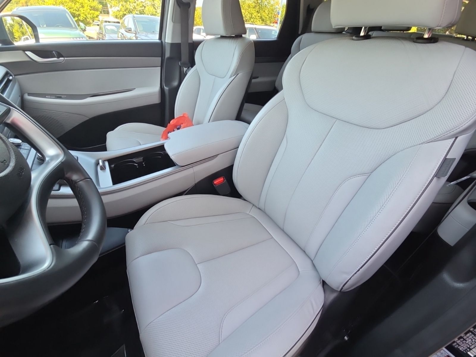 Used 2024 Black Hyundai SEL image 8