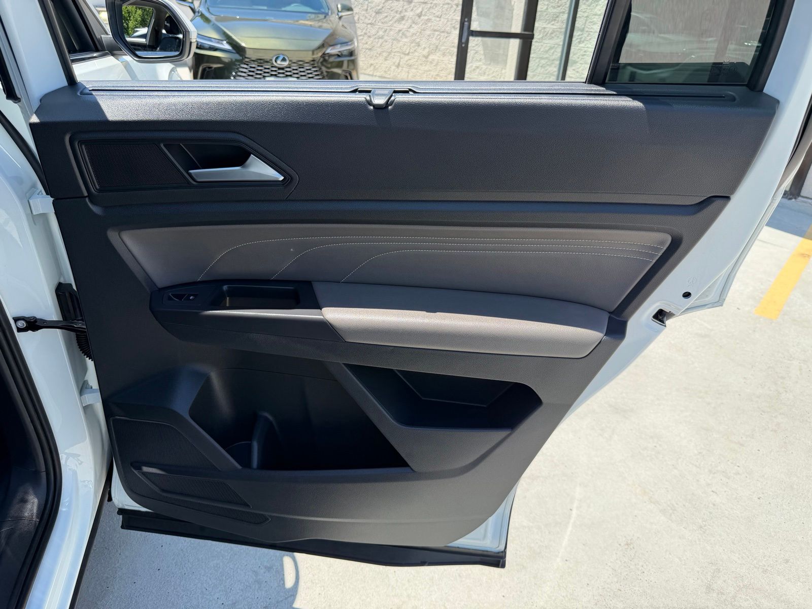 Used 2022  Volkswagen SEL image 29