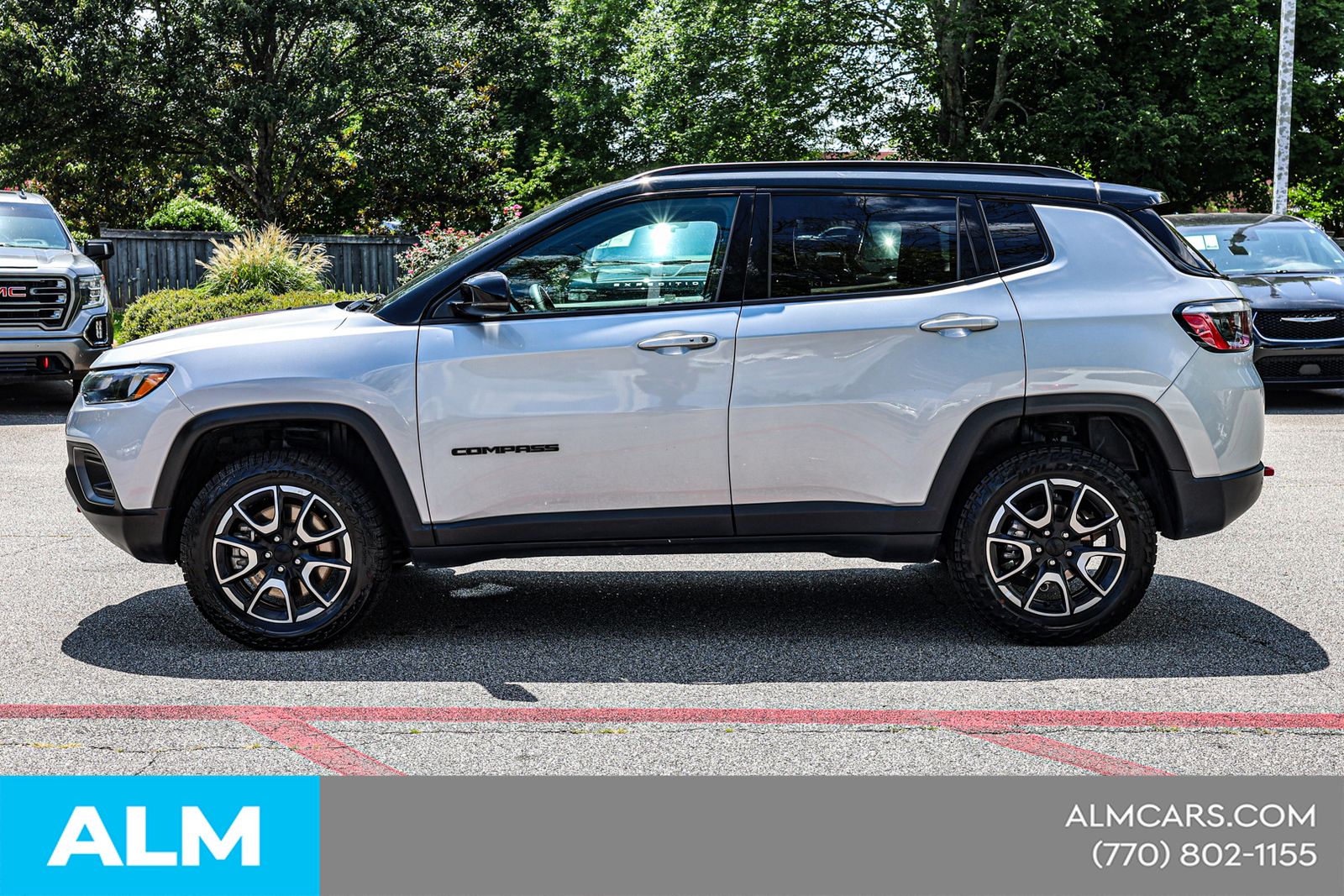 Used 2024 Silver Jeep Trailhawk image 9