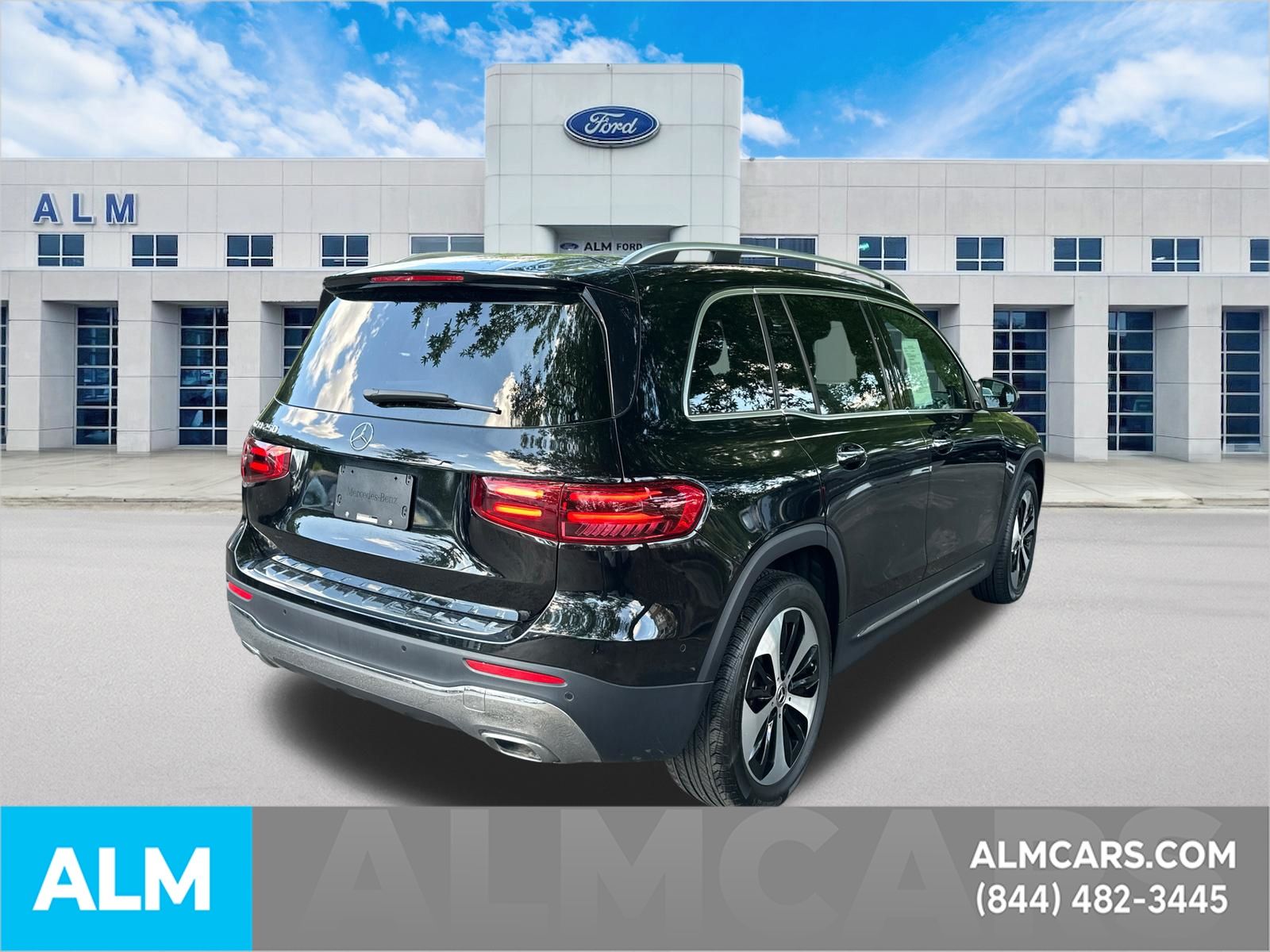 Used 2025 Black Mercedes-Benz GLB 250 image 5