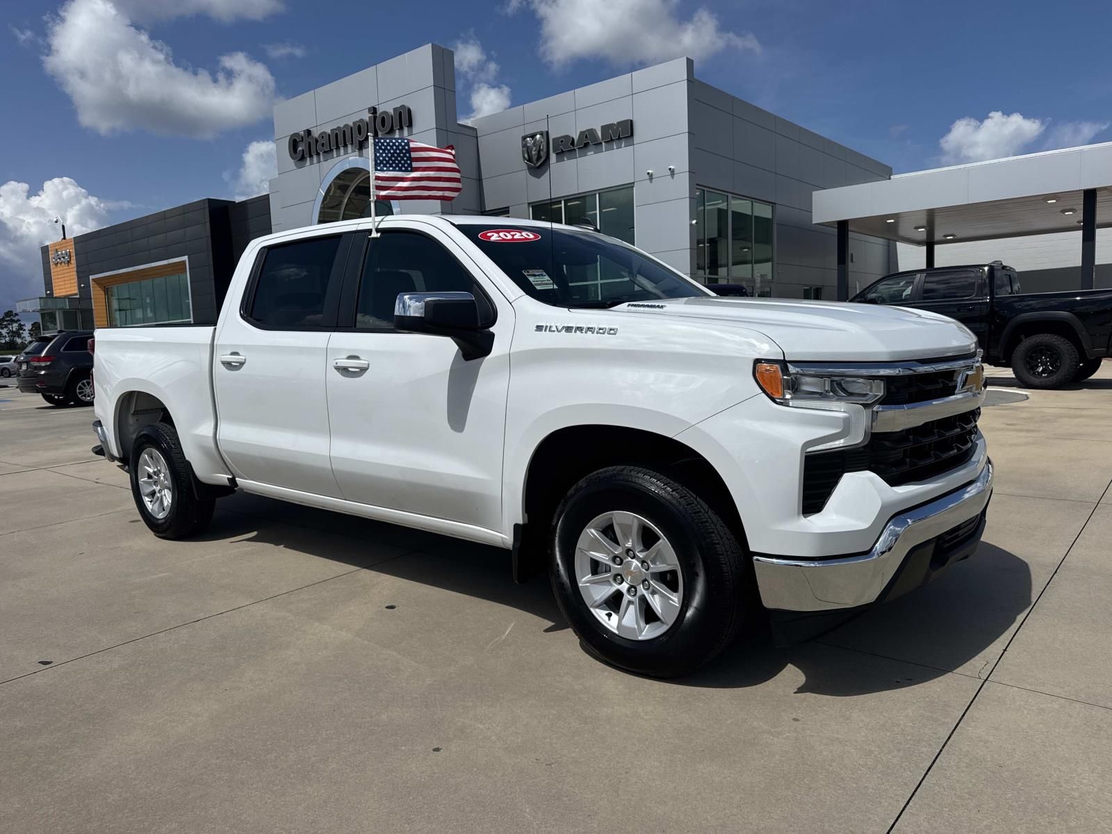 Summit White 2025 Chevrolet Silverado 1500 Pickup Truck 4X2 8-Speed Automatic