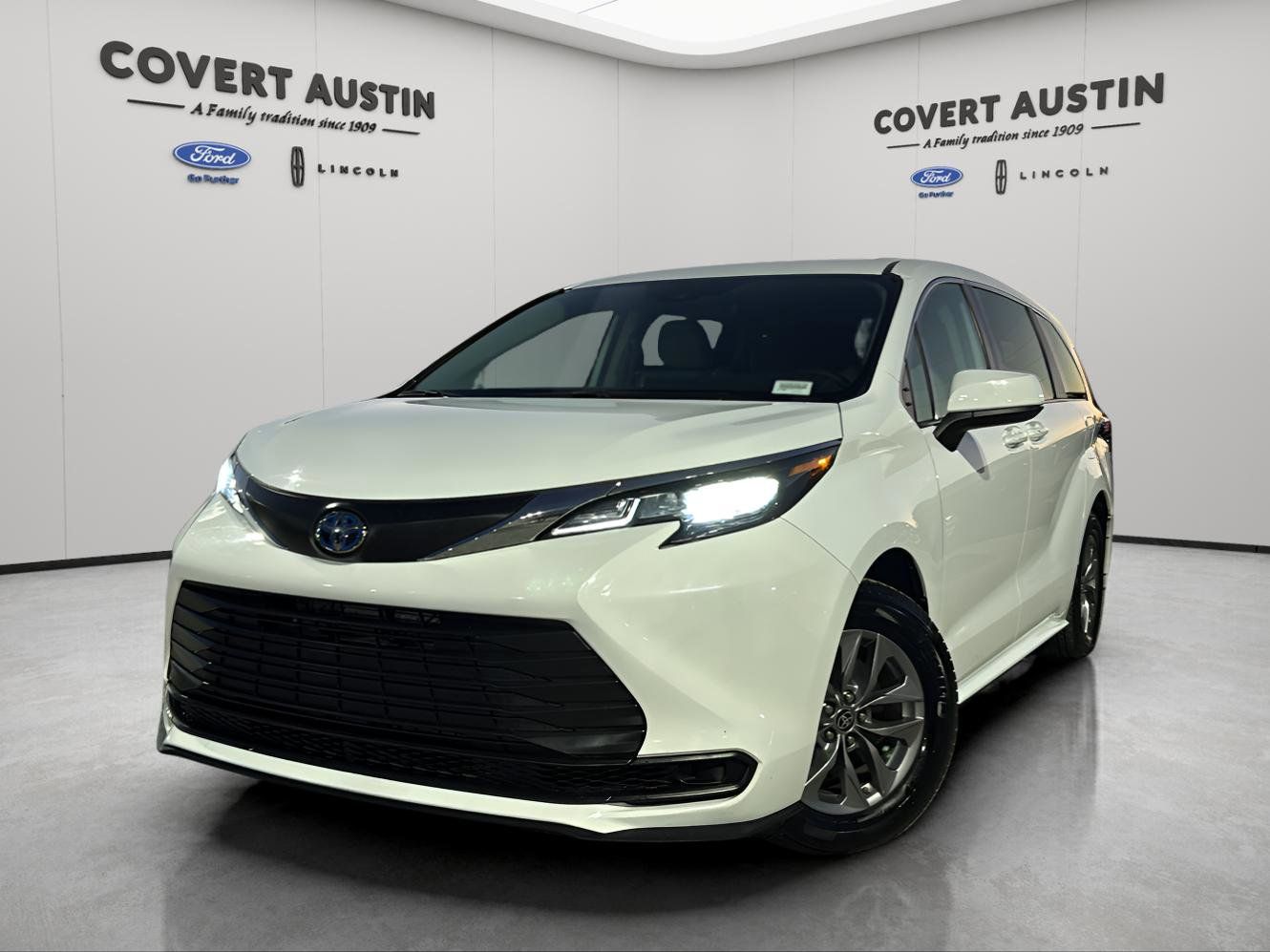 Used Car 2024 Toyota Sienna  Le For Sale Under $35,000 In Austin, Texas