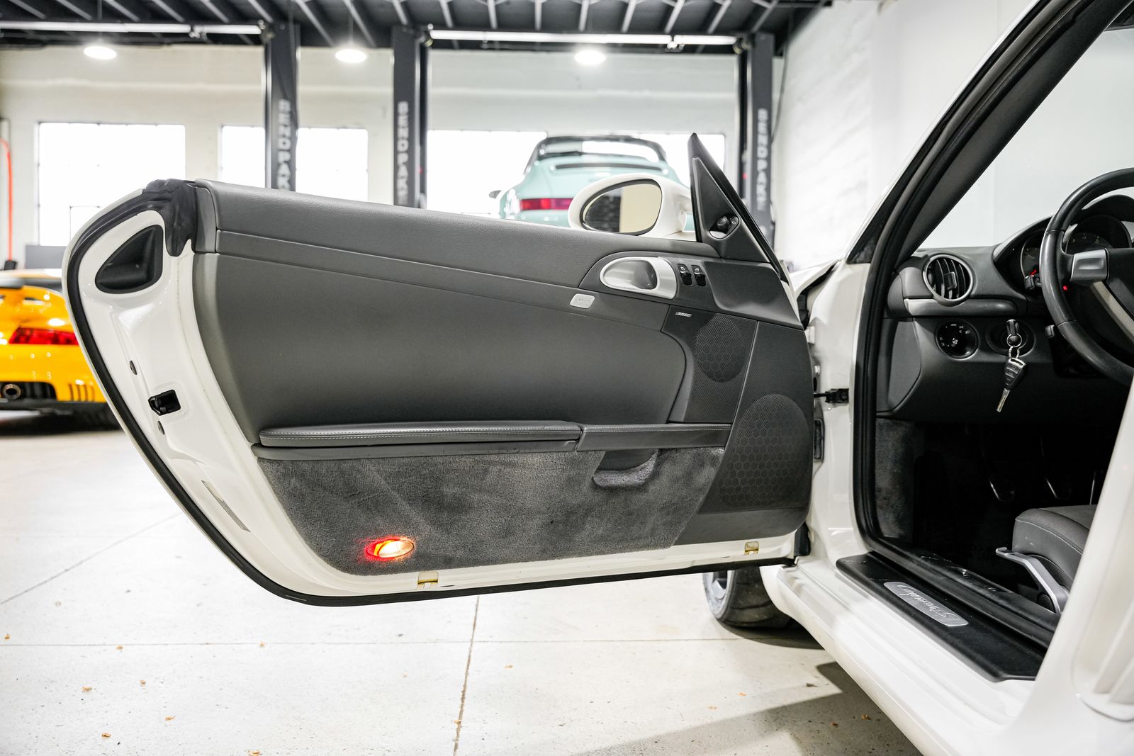 2006 Porsche Cayman S — photo 20
