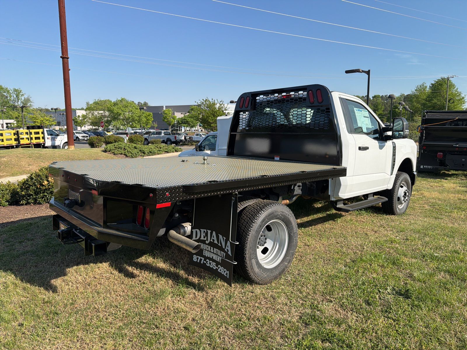 New 2025 Oxford White Ford XL image 5