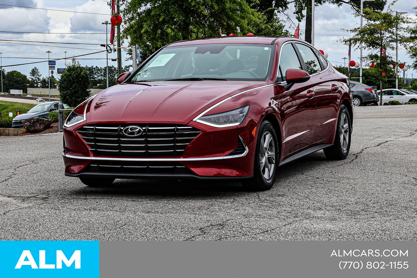 Used 2023 Red Hyundai SE image 4