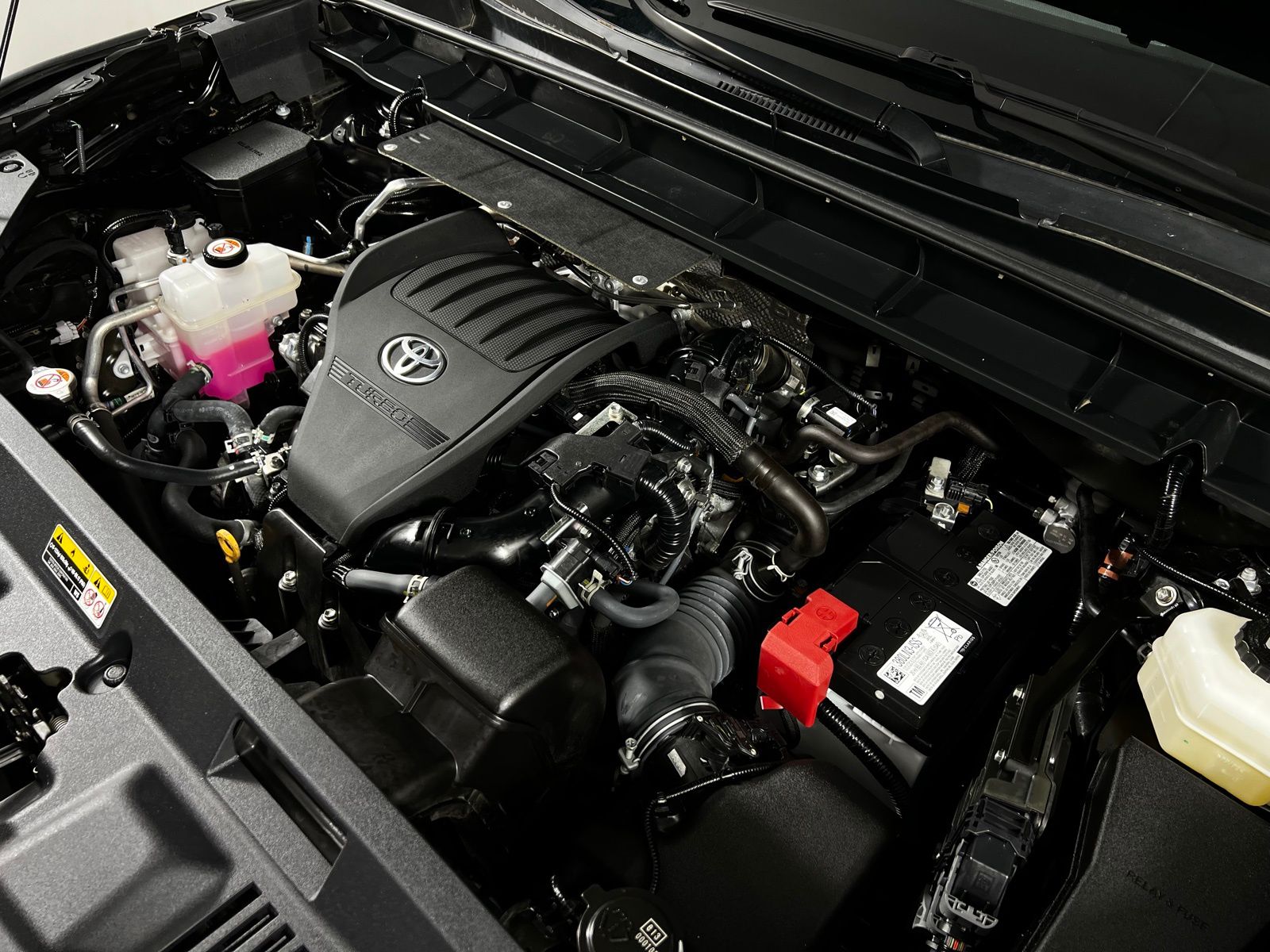 Thumbnail: 2024 Toyota Highlander - 11