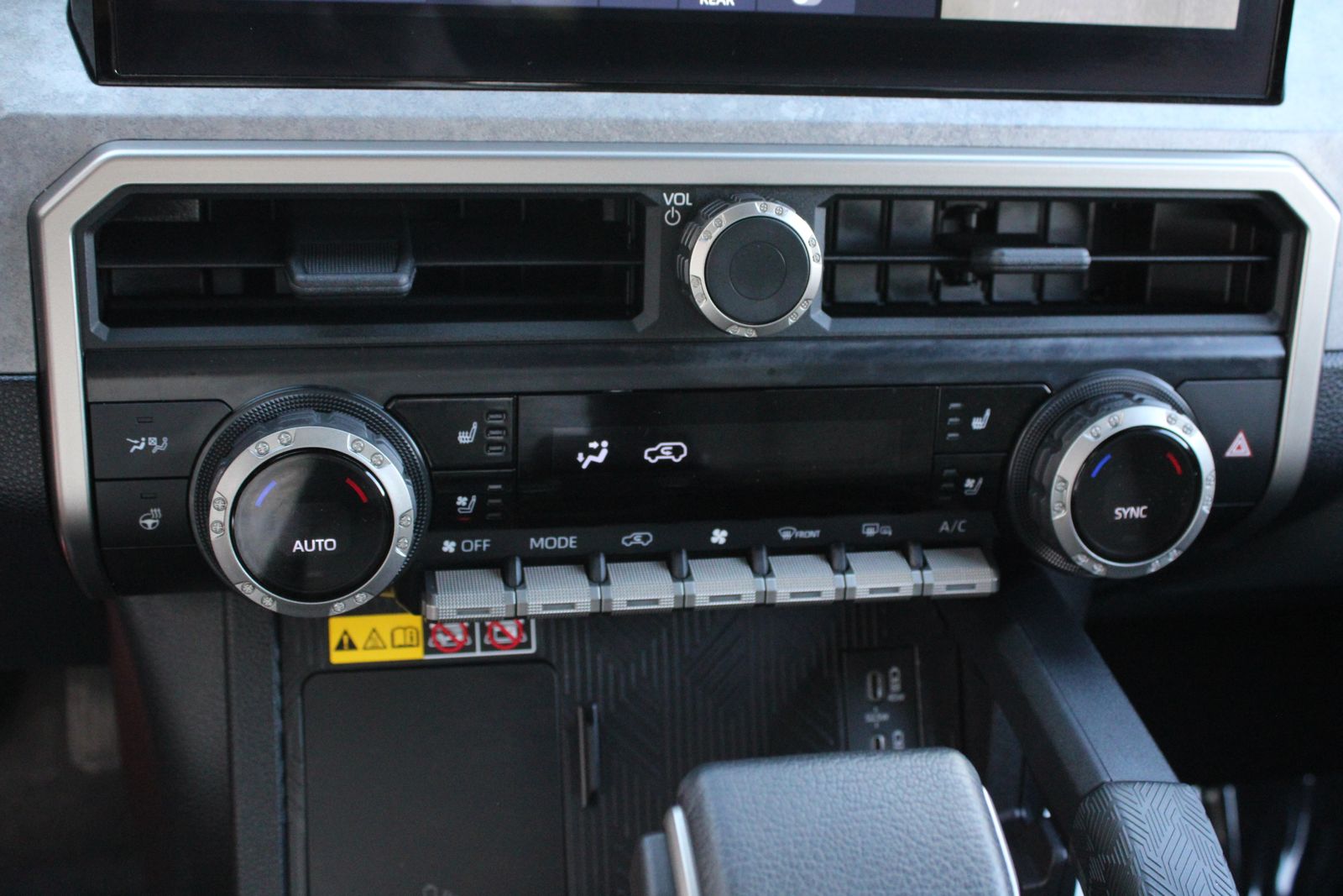 Used 2025  Toyota Trailhunter image 13