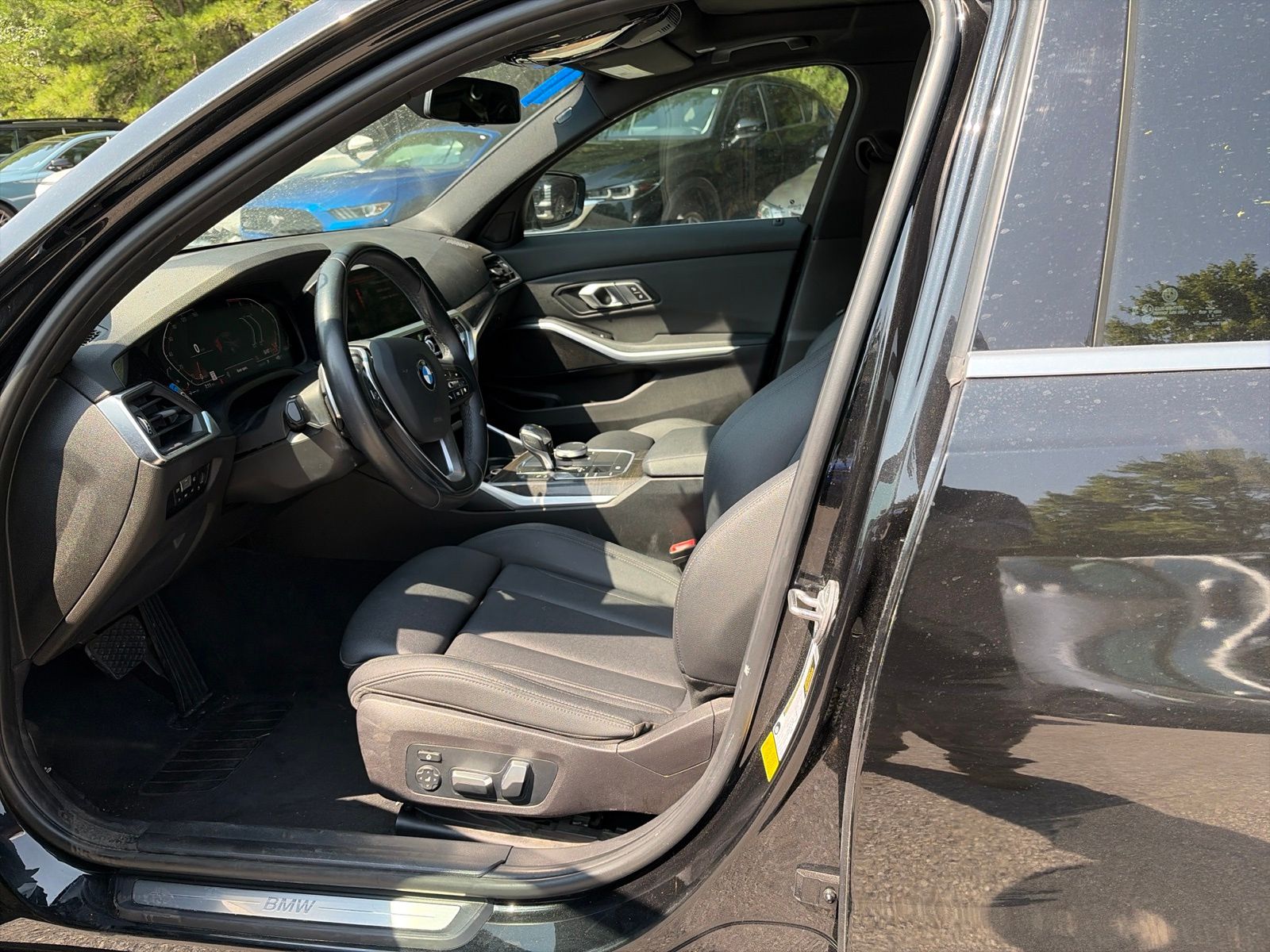Used 2020 Black BMW 330i image 9