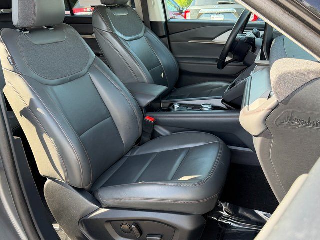 Certified Used 2025 Carbonized Gray Metallic Ford Active image 31