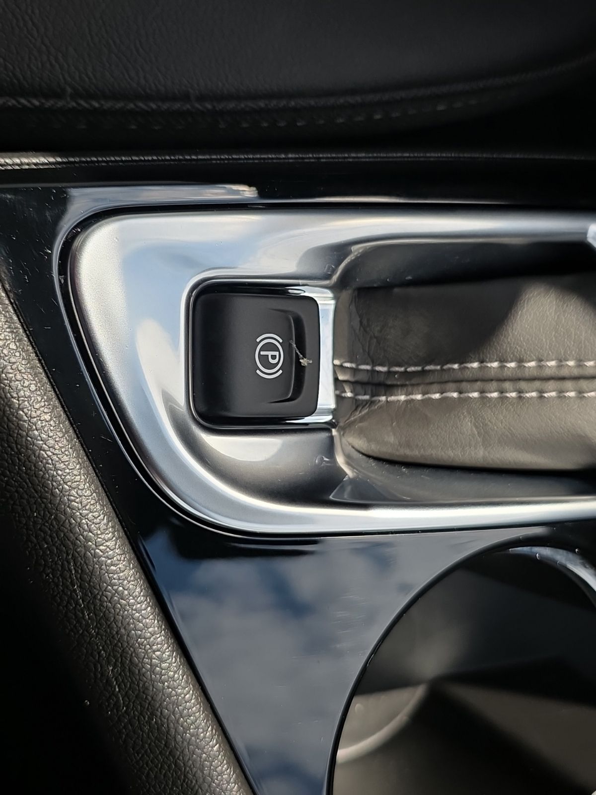 Used 2023 Gray Buick Select image 37