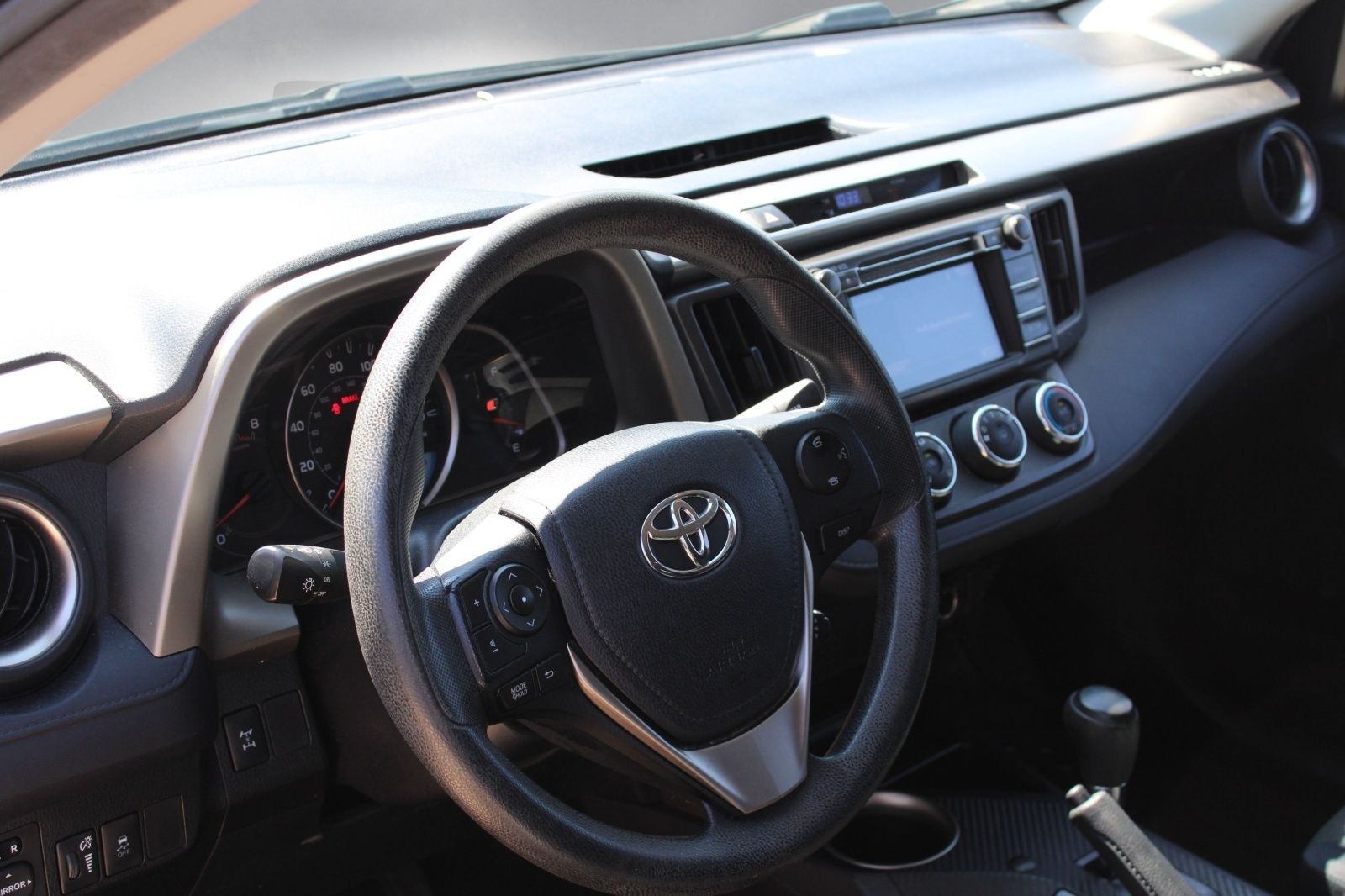 Used 2015 Brown Toyota LE image 3