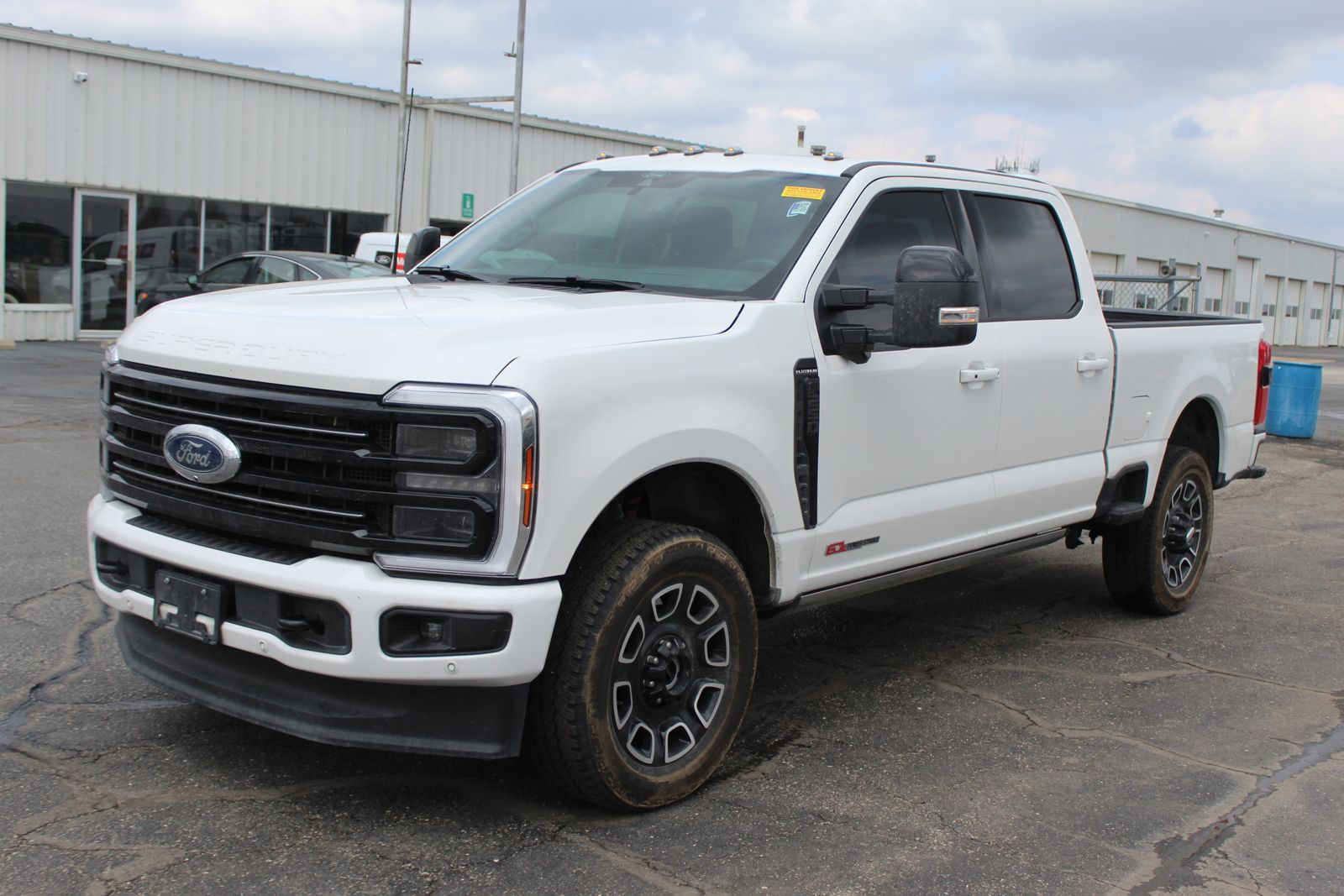 View vehicle photo 2