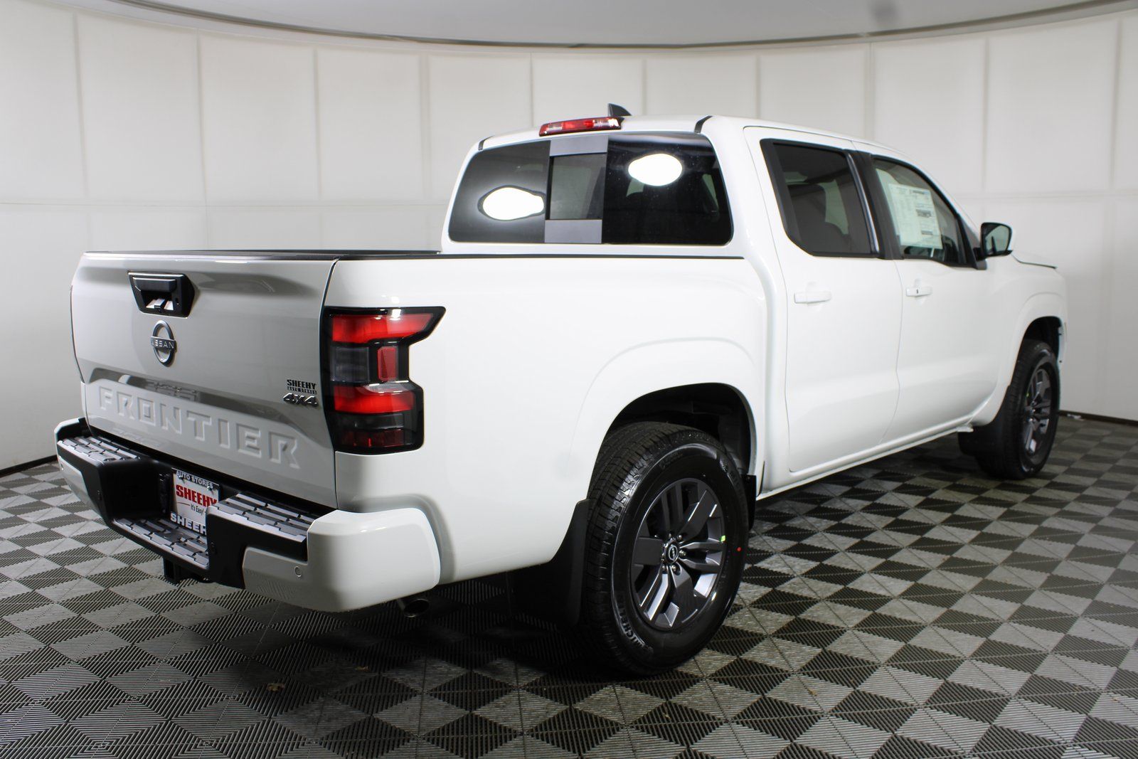 View vehicle photo 6