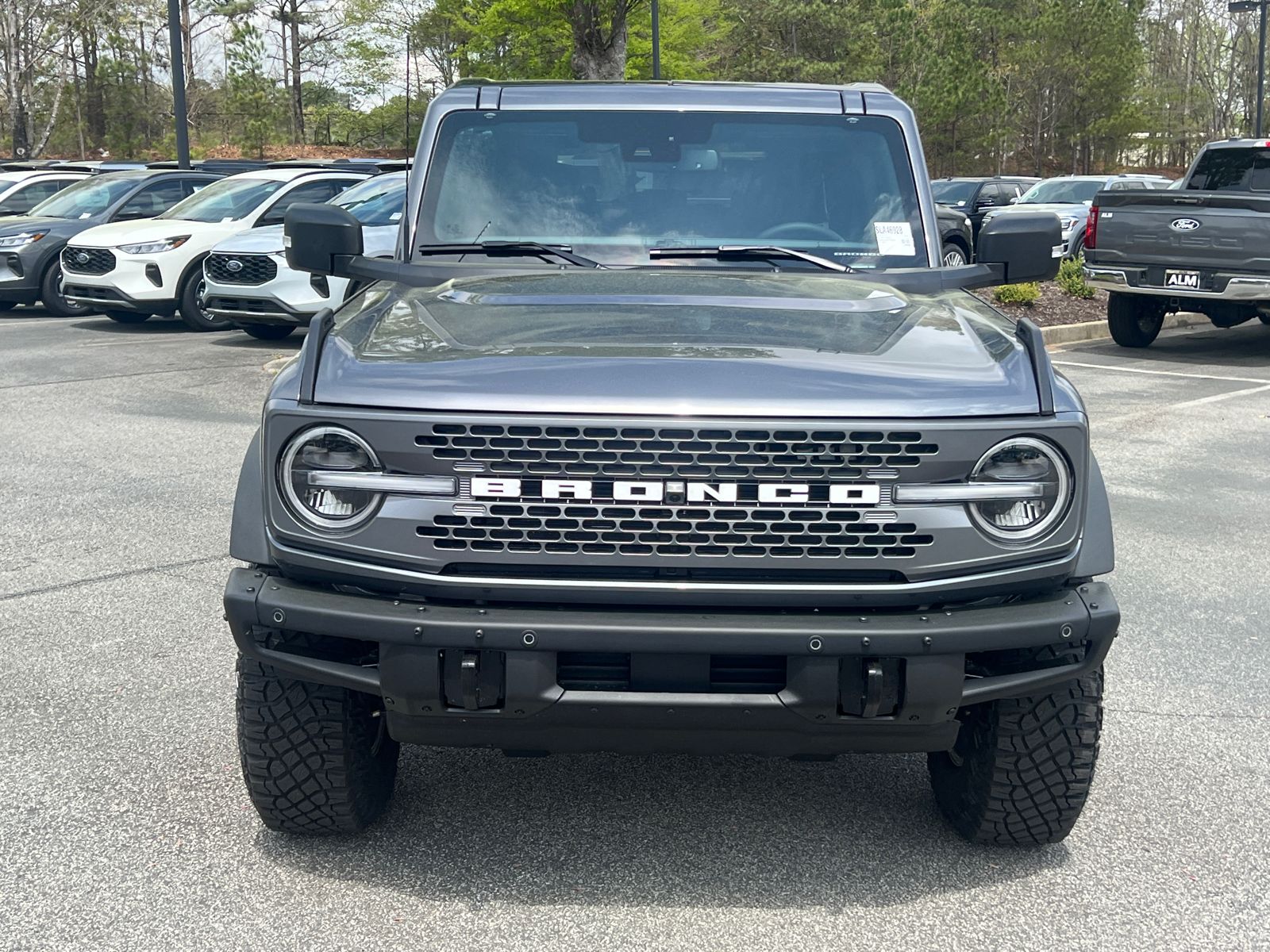 2025 Ford Bronco Badlands photo 2