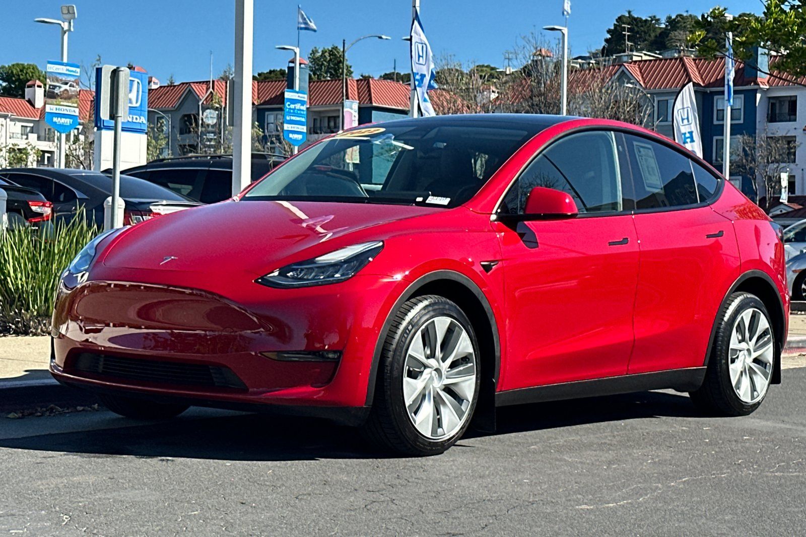 View vehicle photo 7