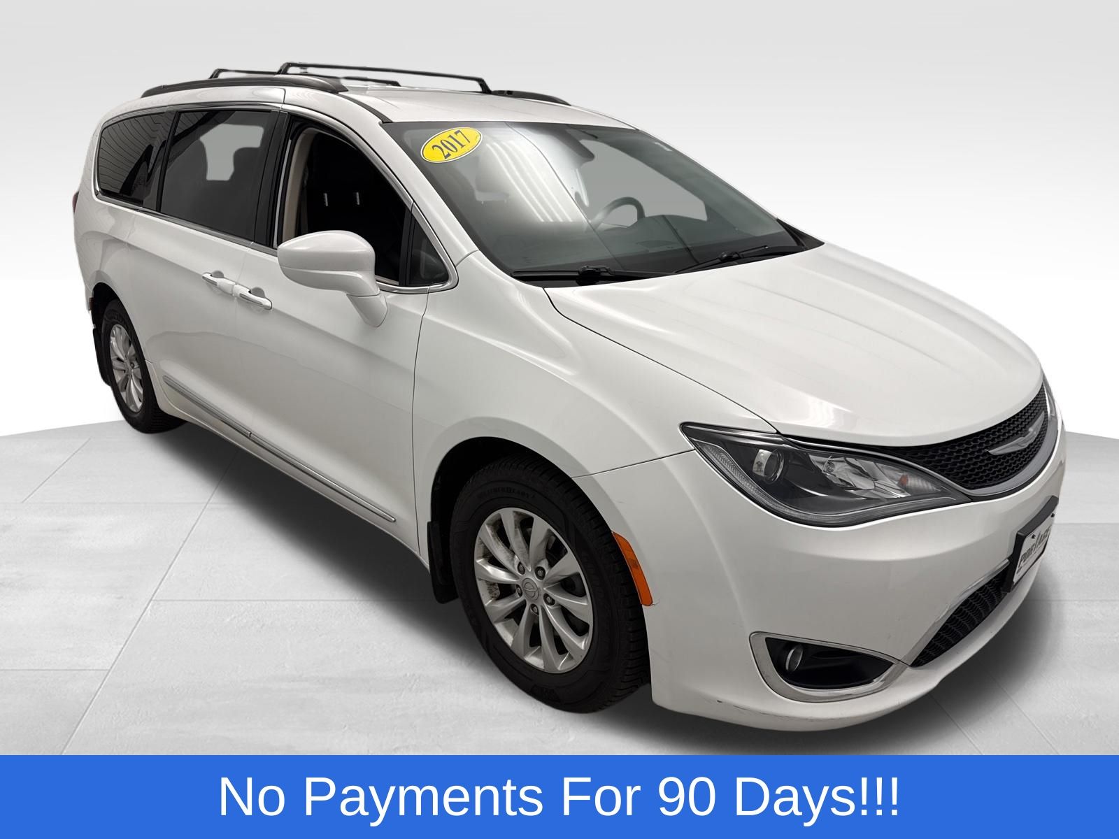 Bright White Clearcoat 2017 Chrysler Pacifica Touring L FWD Minivan Front-Wheel Drive 9-Speed Automatic