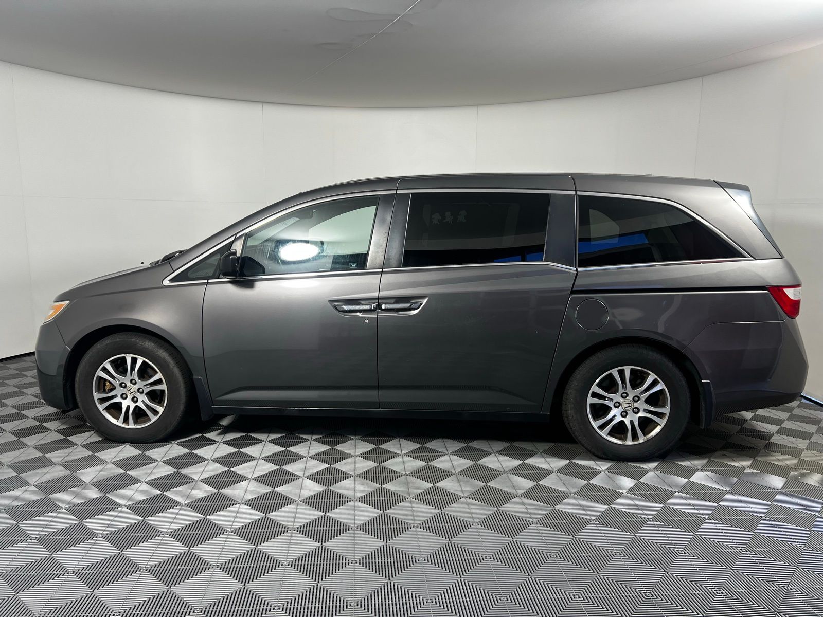 Thumbnail: 2012 Honda Odyssey - 8
