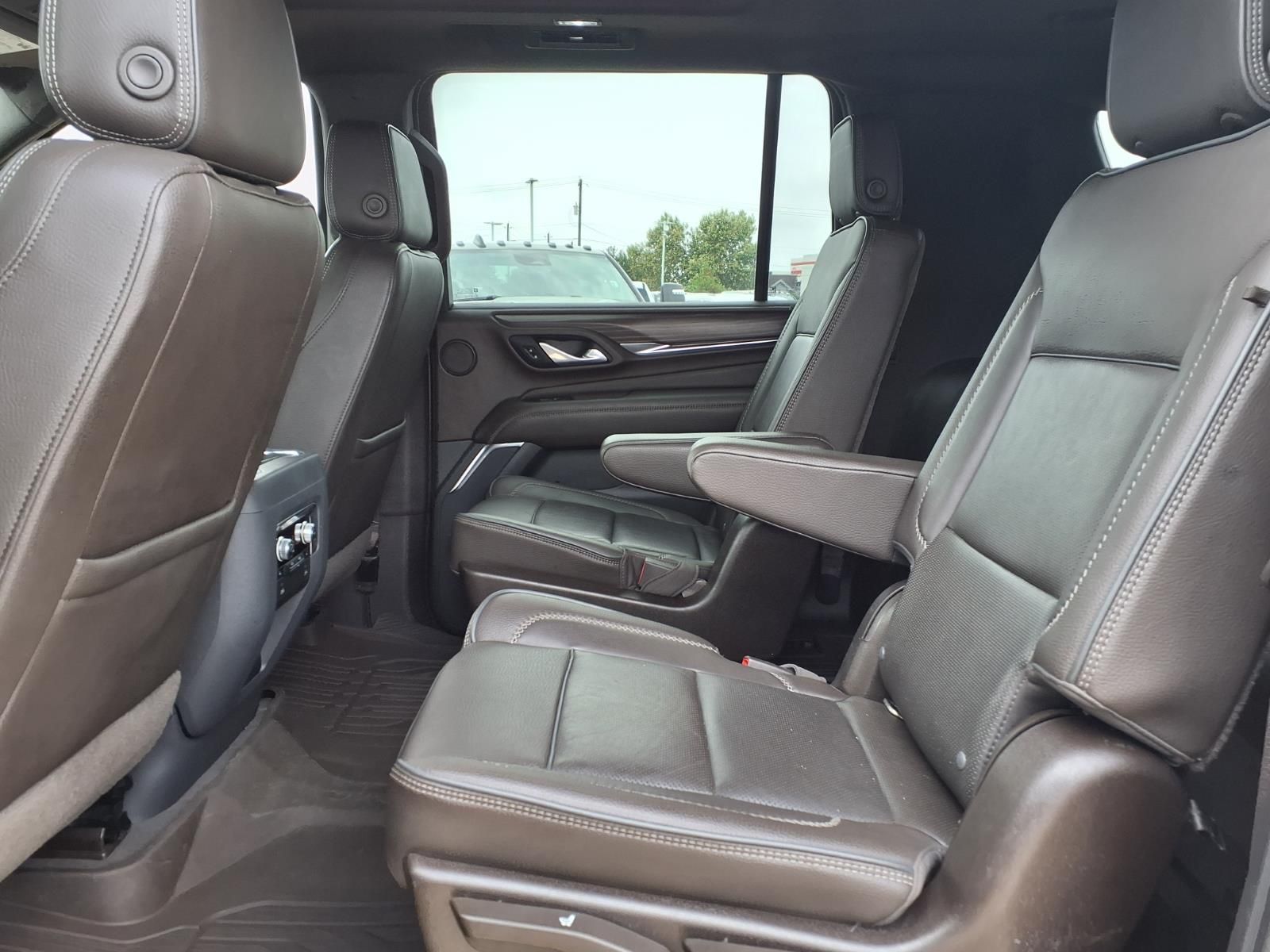 2021 GMC Yukon XL Denali White at Toyota of Victoria