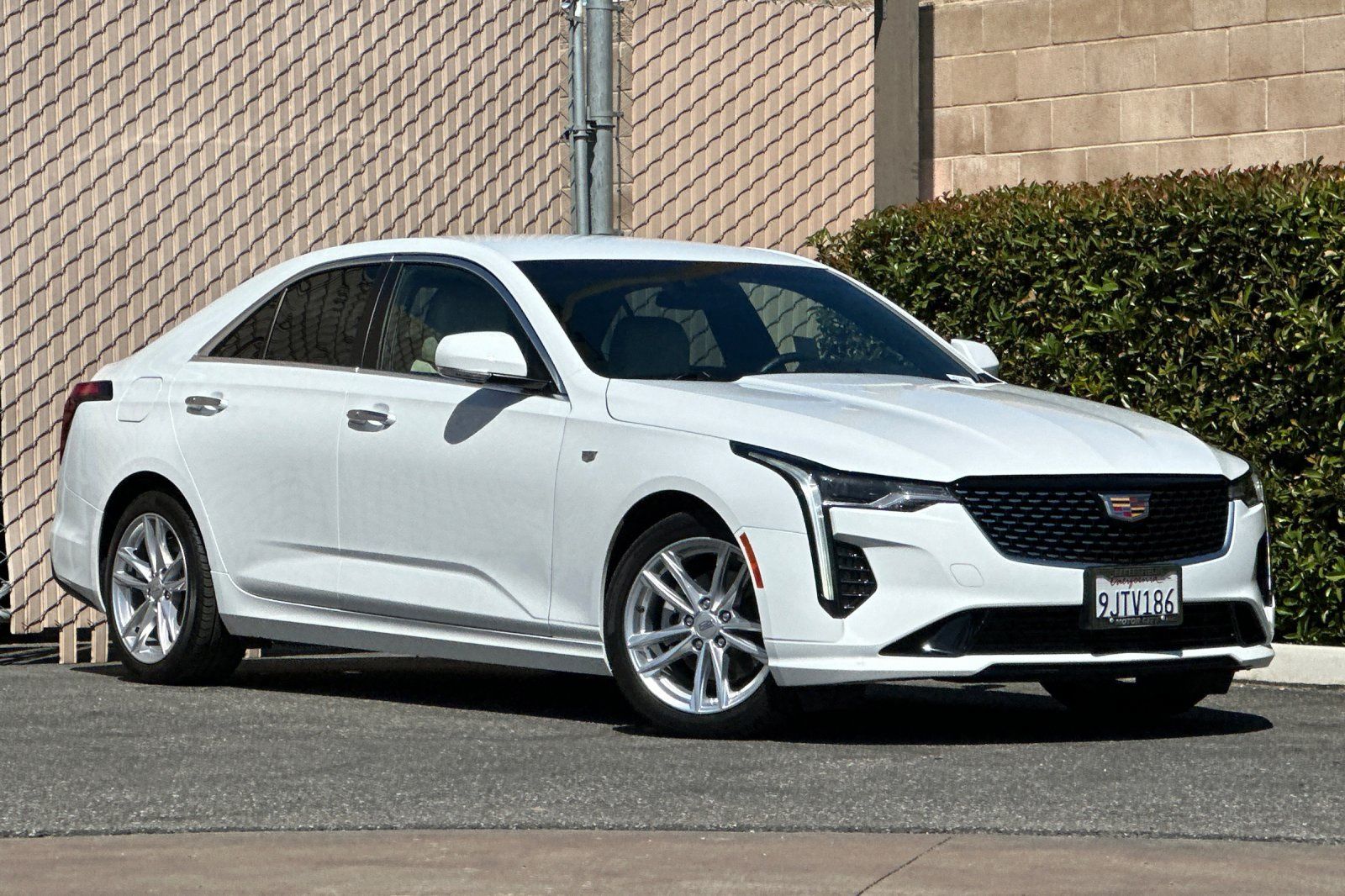 View vehicle photo 2