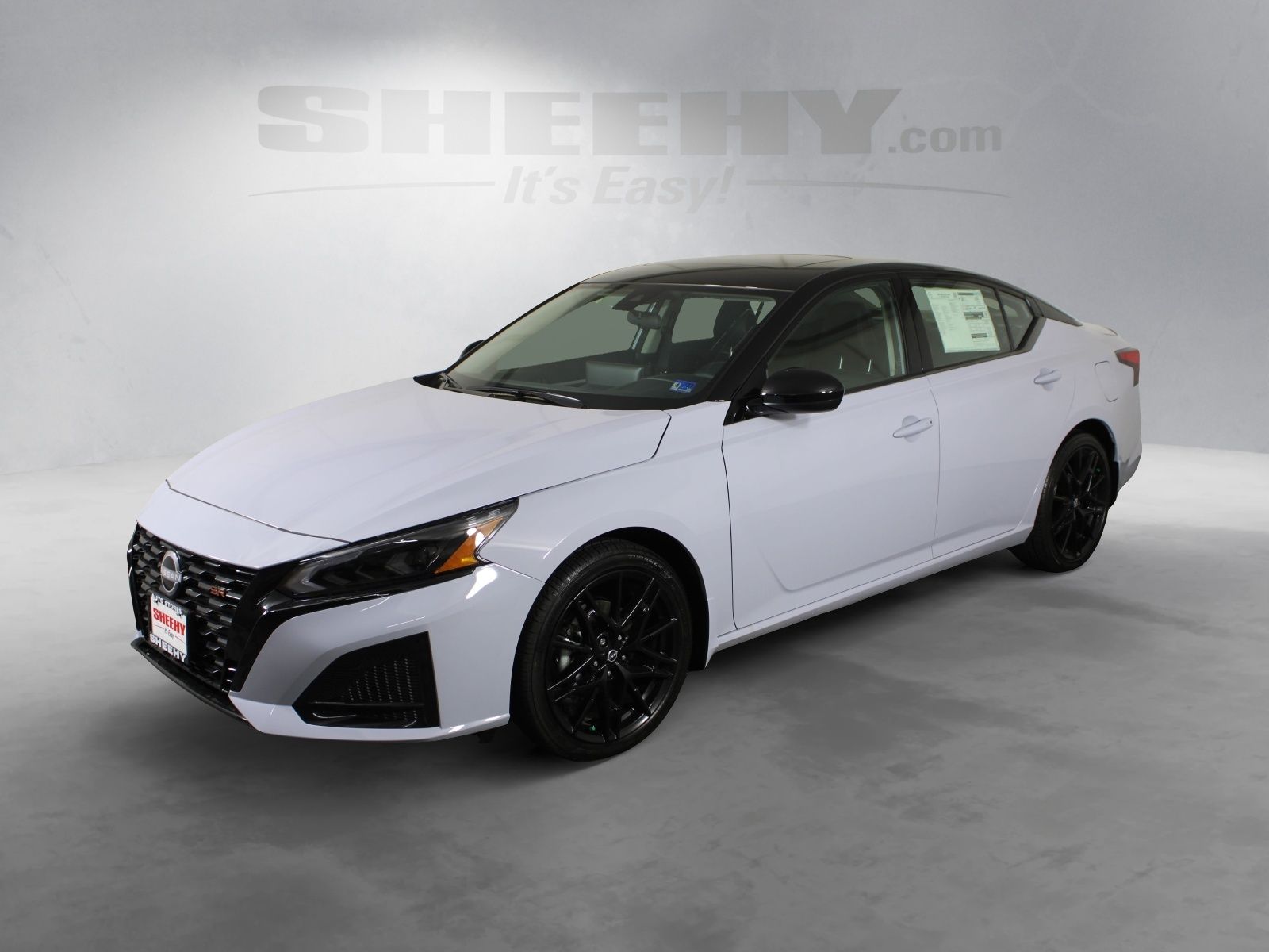 Used 2026 White Nissan 2.5 SR image 13