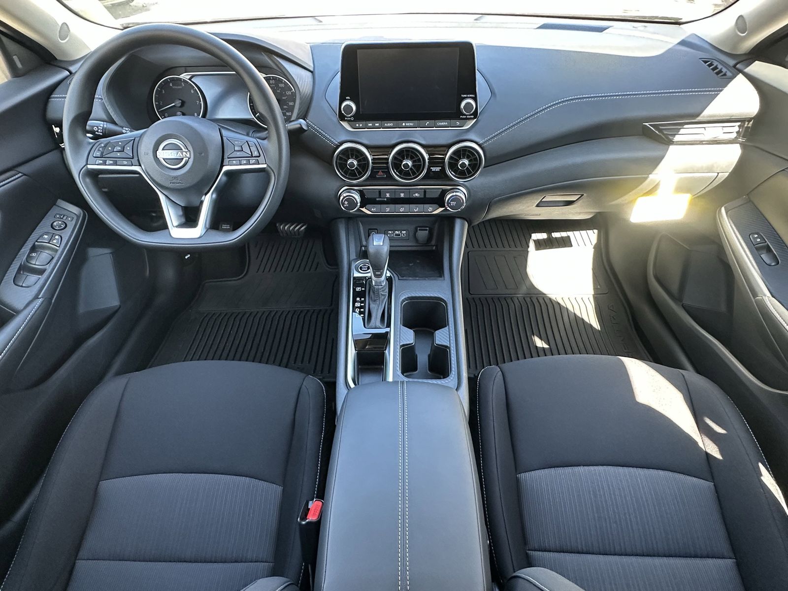 2025 Nissan Sentra SV photo 2