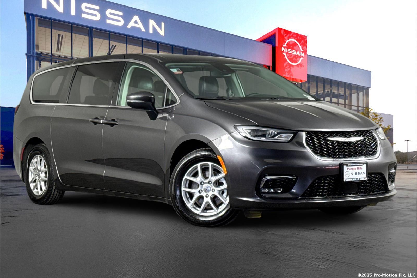 2023 Chrysler Pacifica Touring L FWD