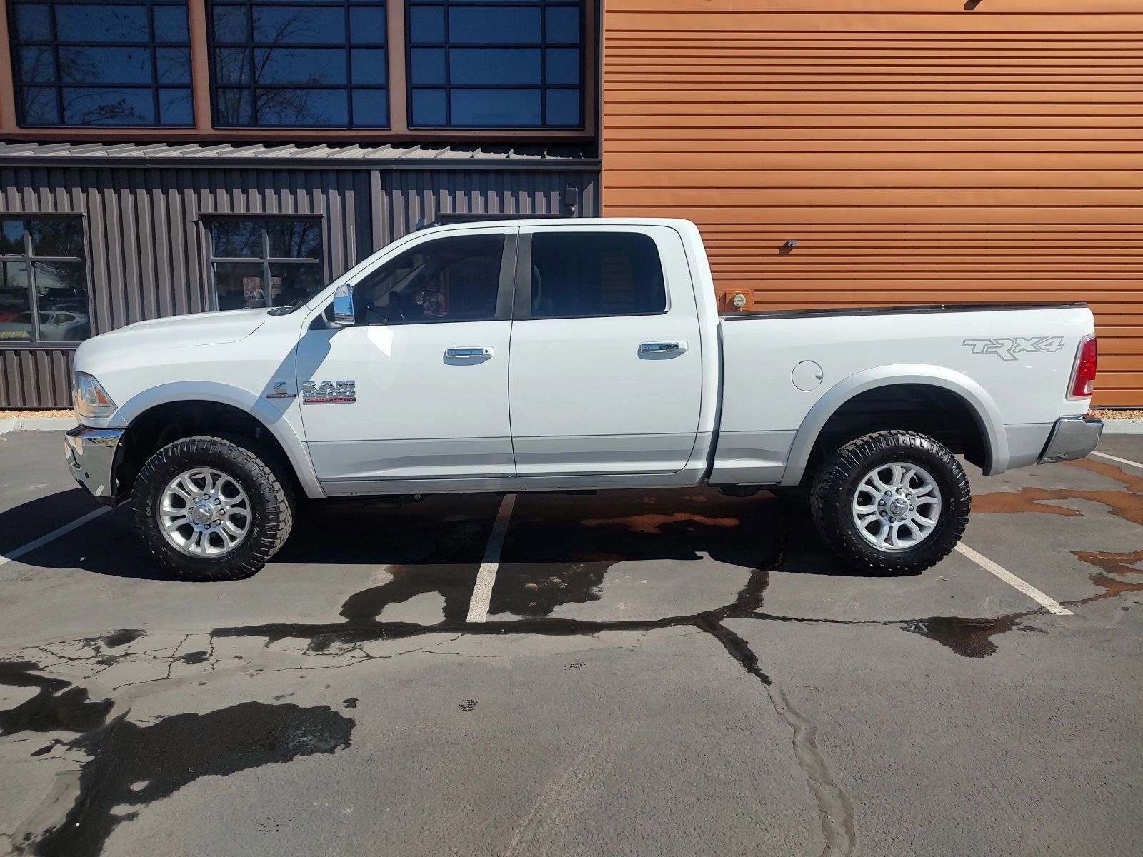 View vehicle photo 2