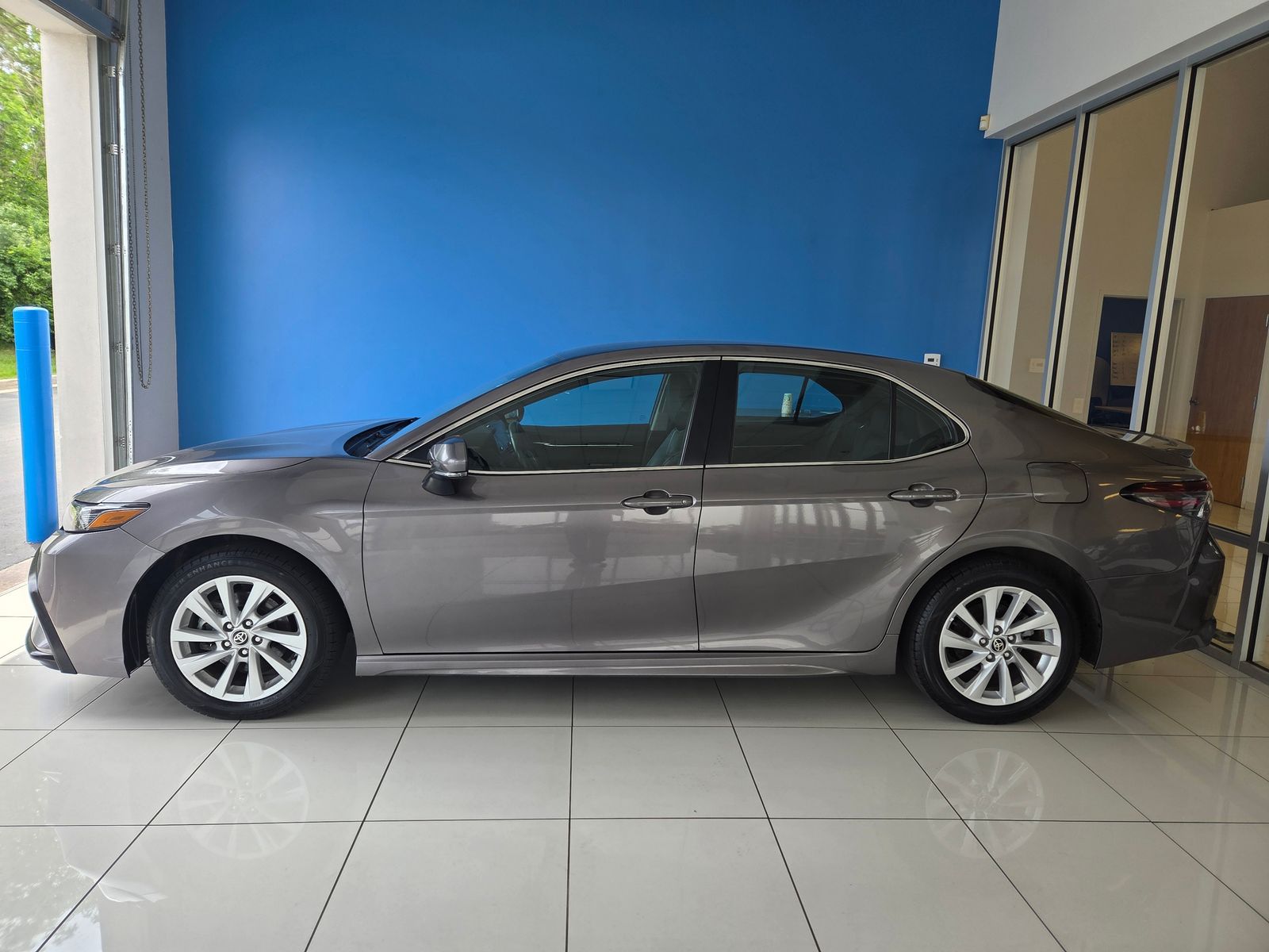 Used 2024 Gray Toyota SE image 4