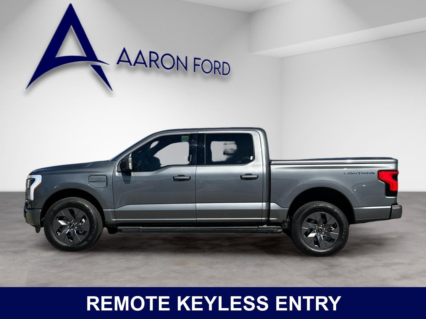 View vehicle photo 3