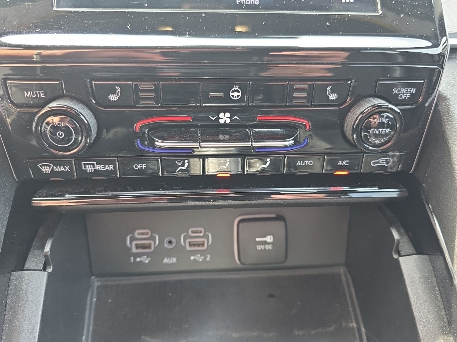Used 2023 Red Jeep Altitude image 18