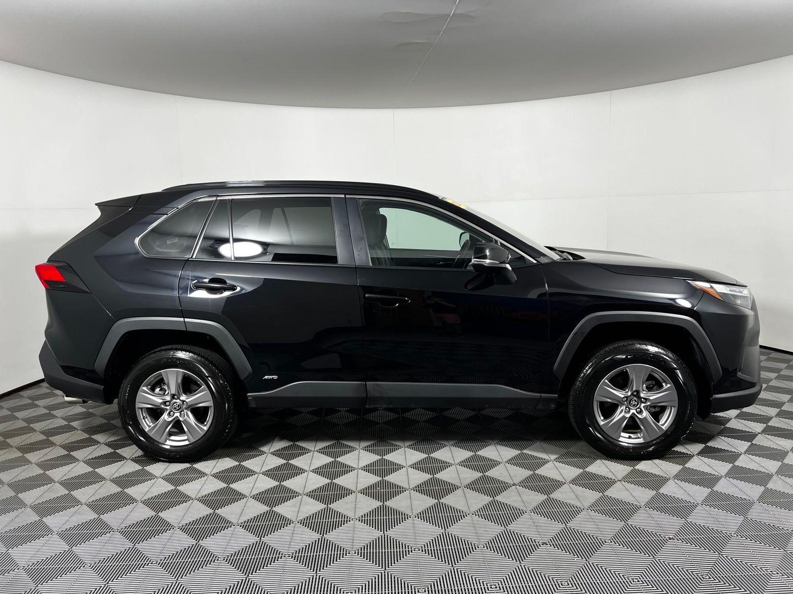 Thumbnail: 2025 Toyota RAV4 - 4