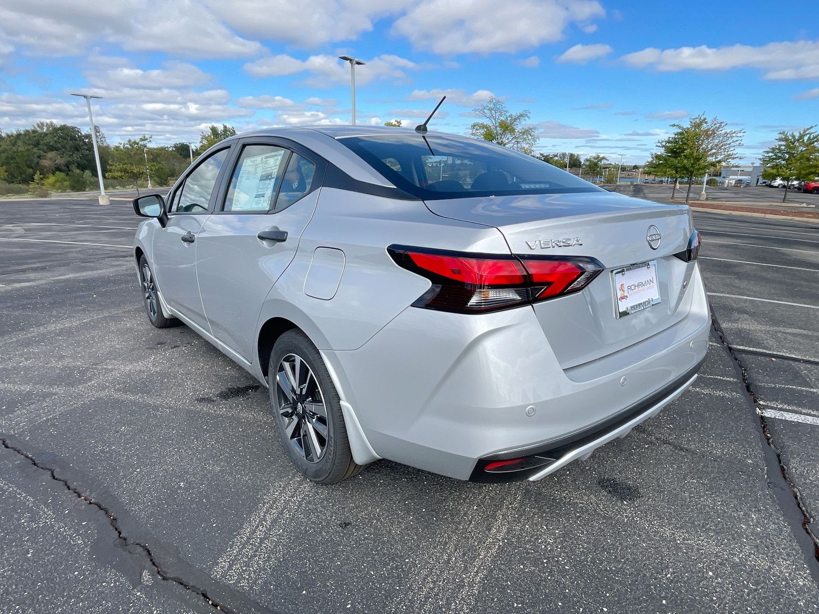 2024 Nissan Versa 1.6 S 31