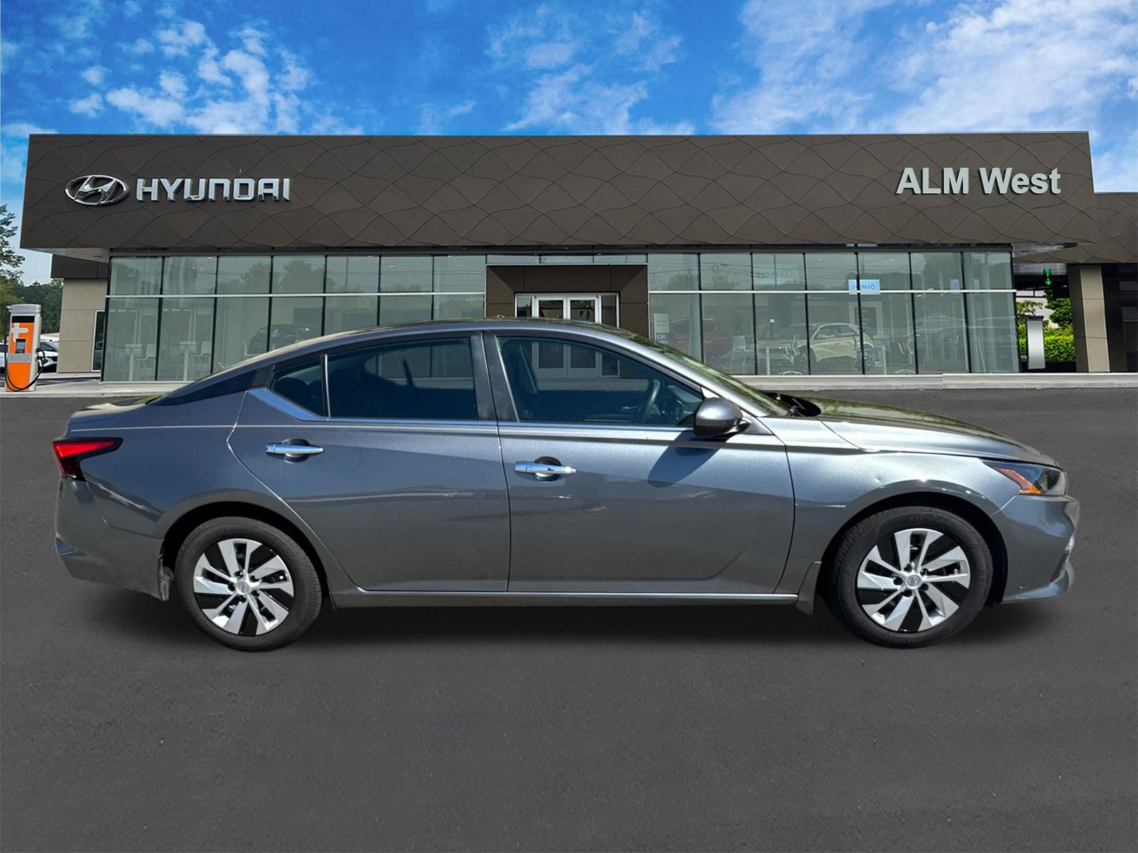 Used 2022 Gray Nissan 2.5 S image 4
