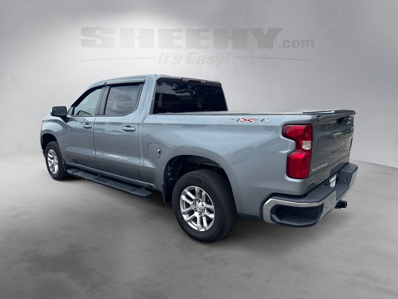 Used 2023 Gray Chevrolet LT image 16