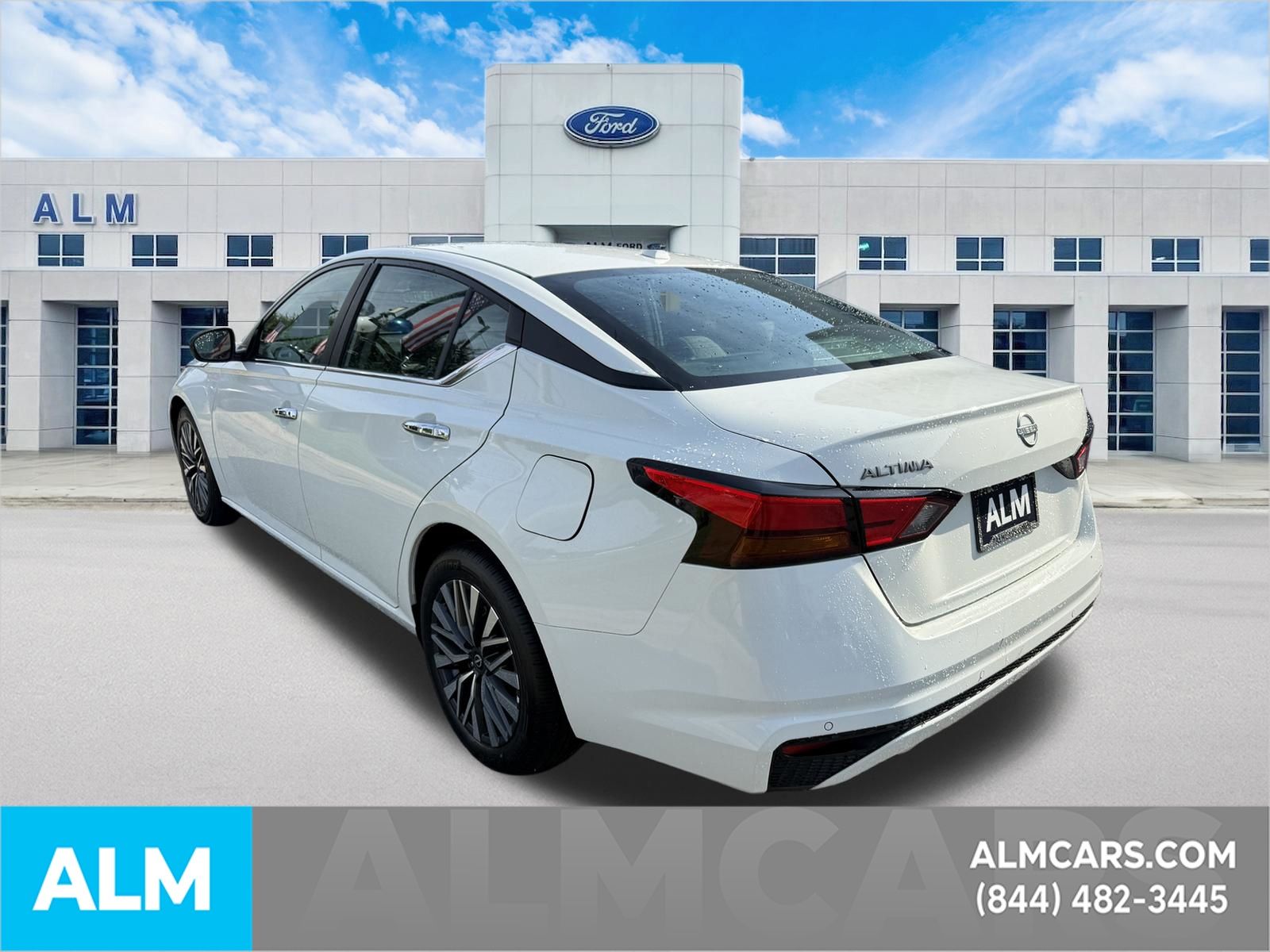 Used 2025 White Nissan 2.5 SV image 9