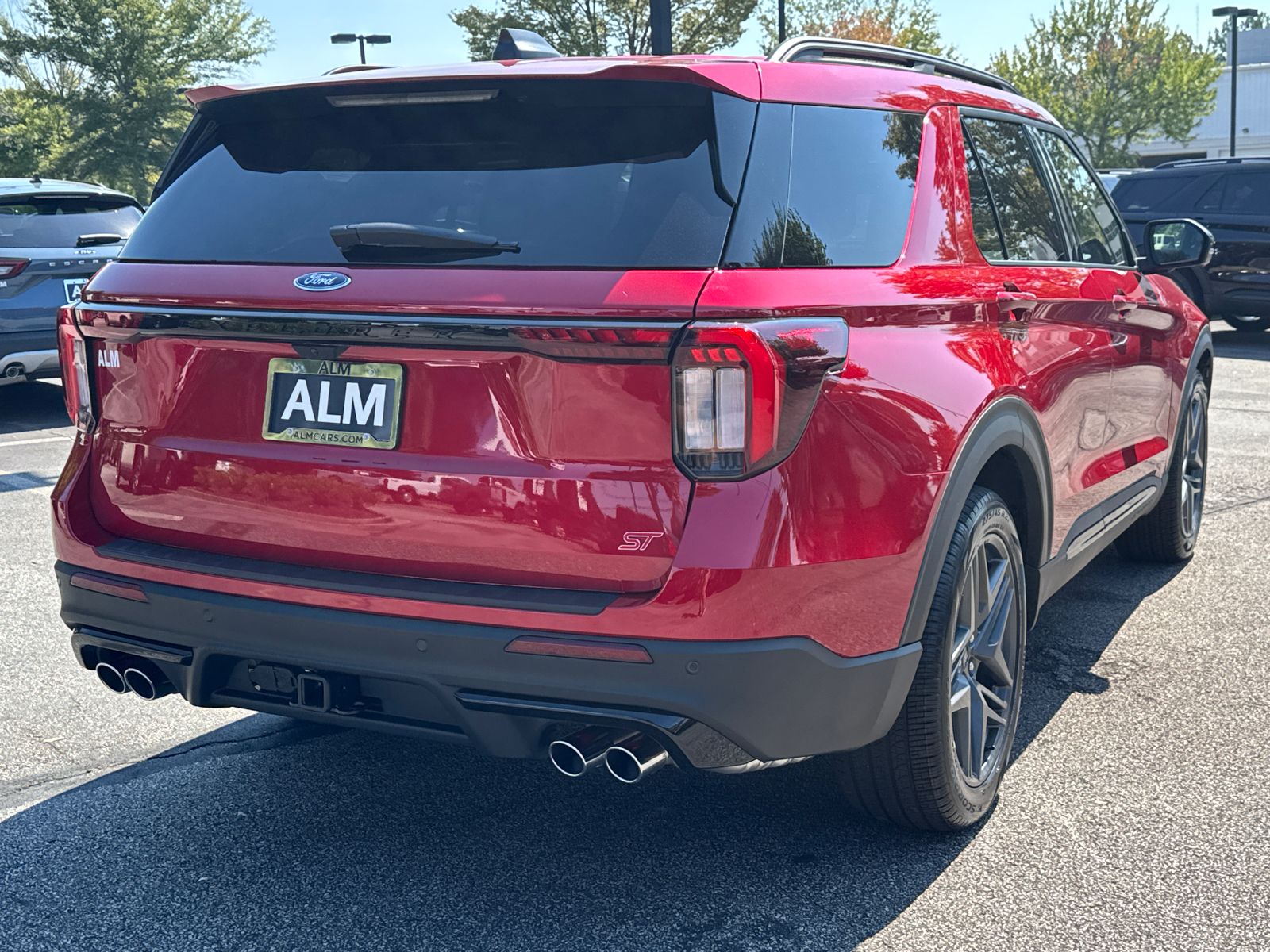 2025 Ford Explorer ST photo 2