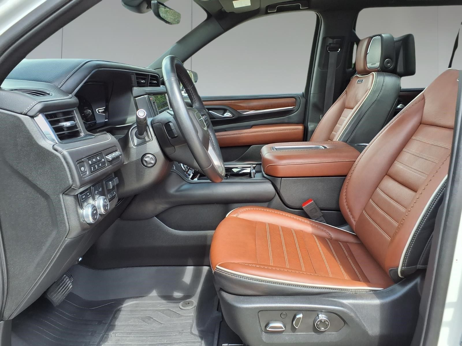 2023 GMC Yukon Denali Ultimate White at DeMontrond Auto Country