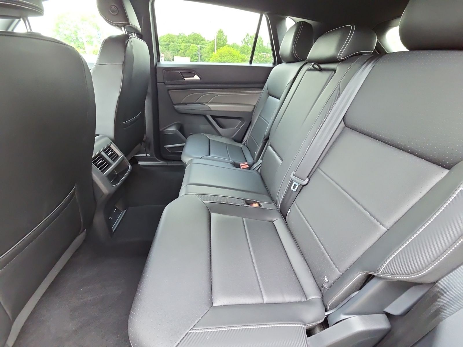 Used 2023 Gray Volkswagen 3.6L V6 SE w/Technology image 6