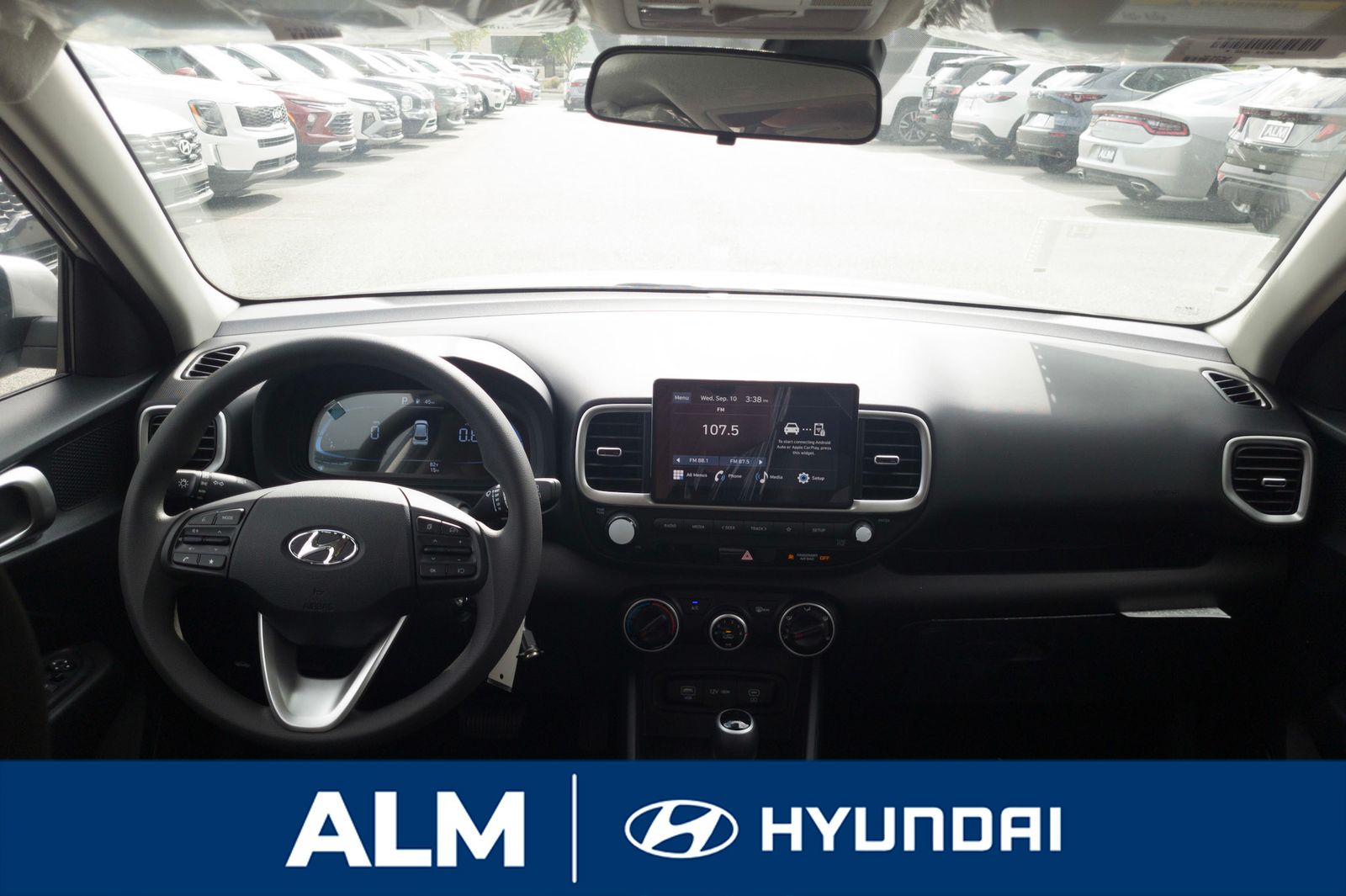 2025 Hyundai Venue SE photo 12