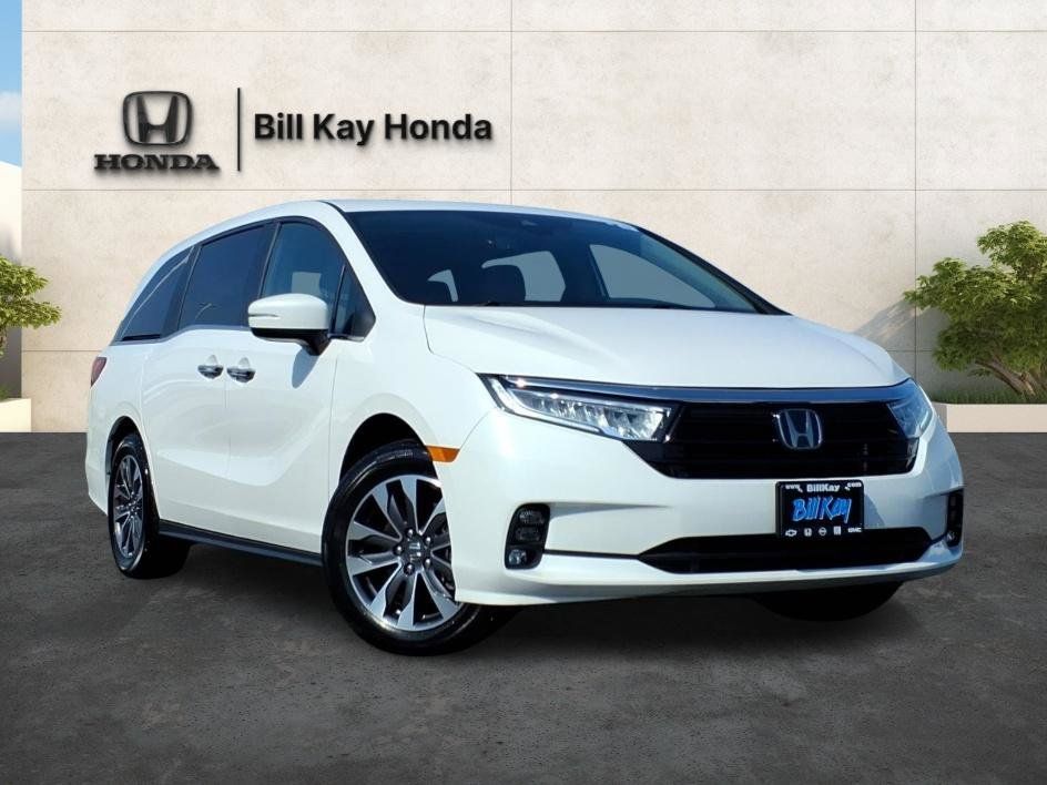 View vehicle photo 5