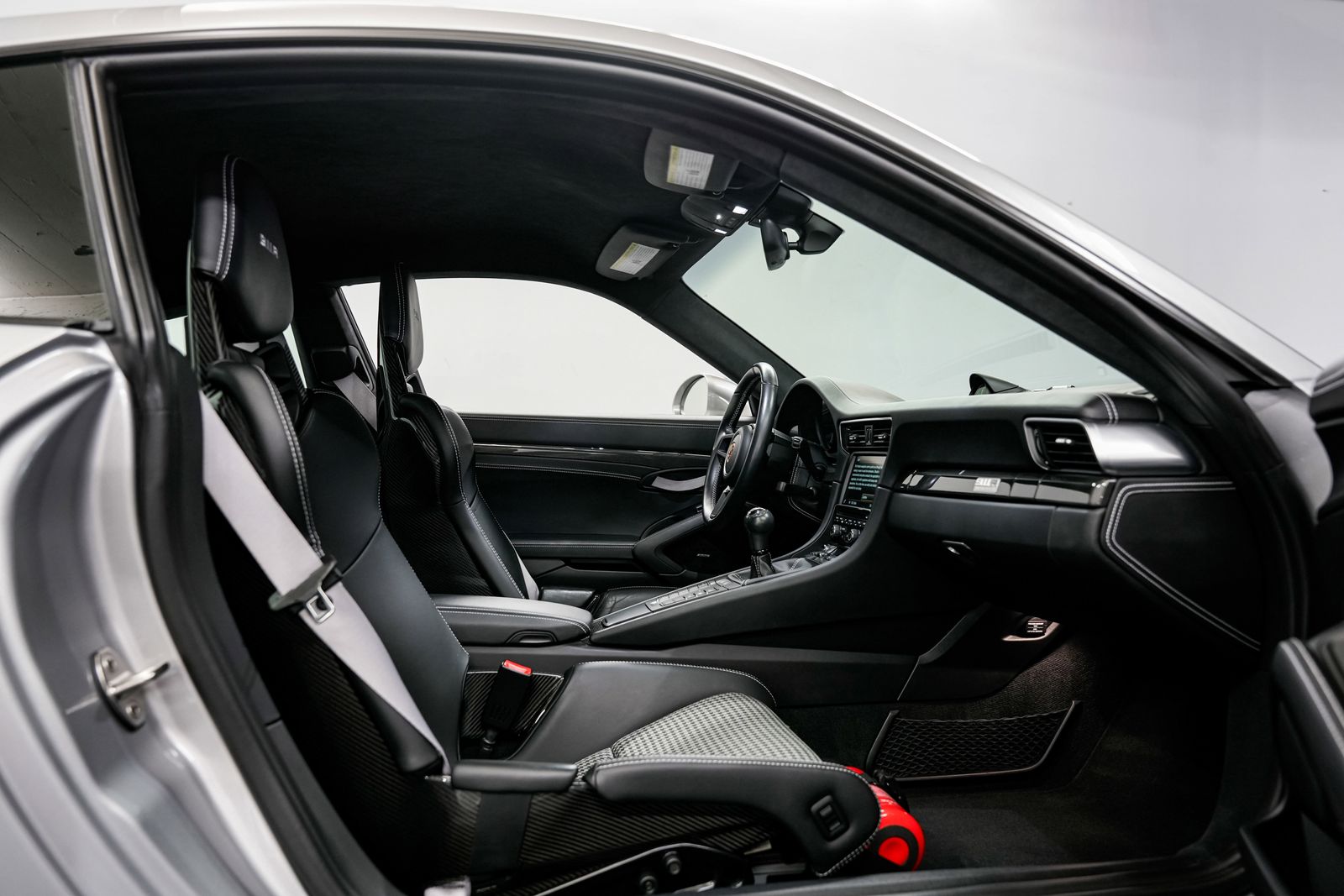 2016 Porsche 911 R — photo 30