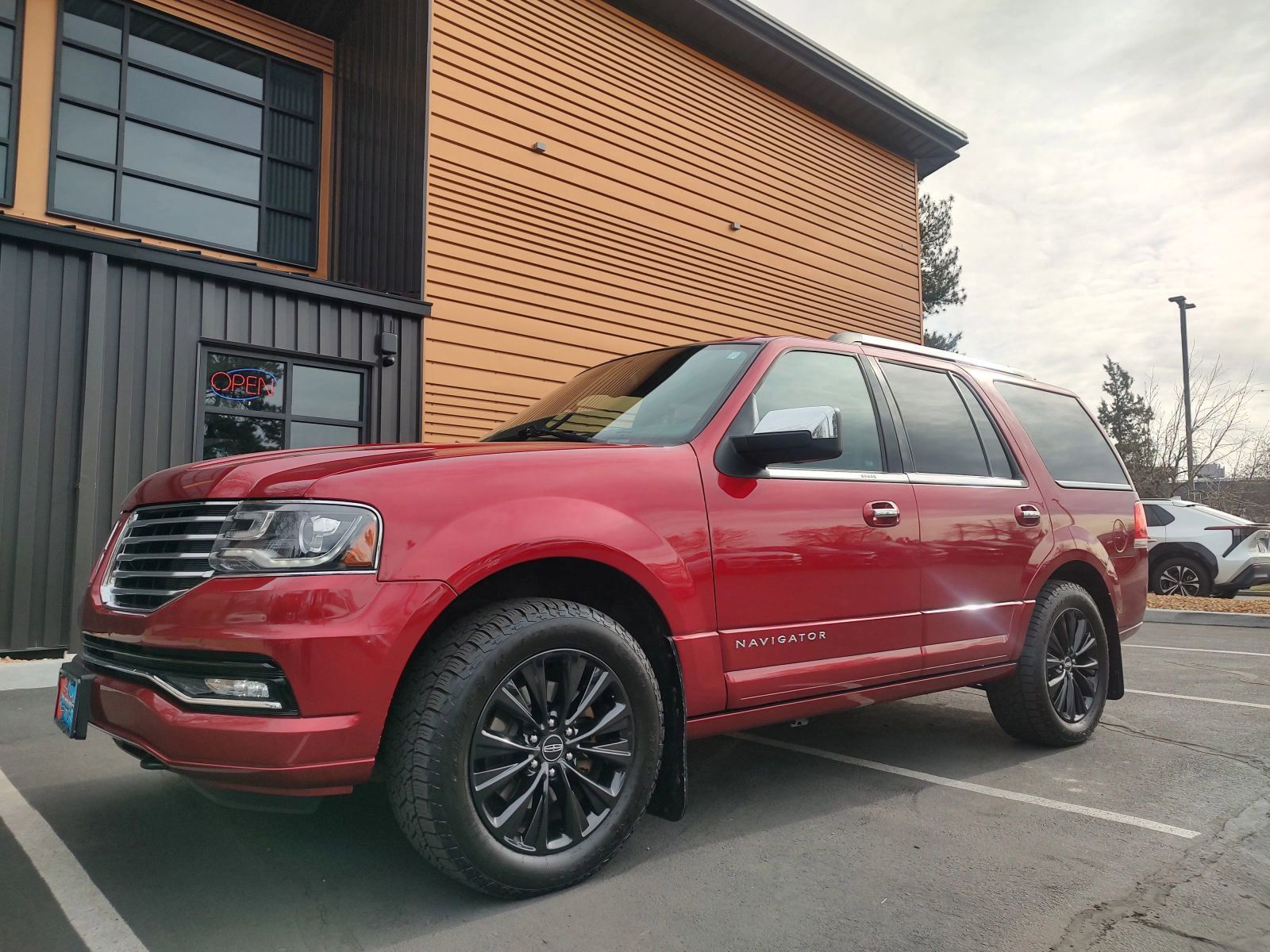 Red 2017 Lincoln Navigator Select 4WD SUV / Crossover Four-Wheel Drive 6-Speed Automatic