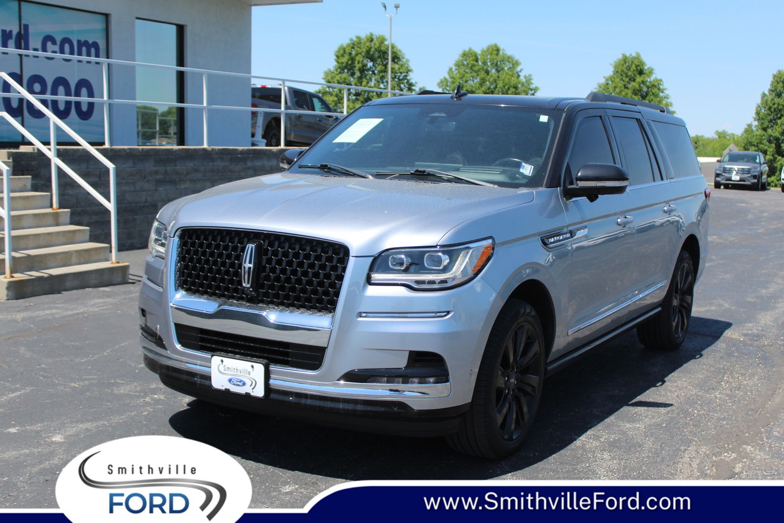 Silver Radiance Metallic Clearcoat 2022 Lincoln Navigator SUV / Crossover Four-Wheel Drive Automatic