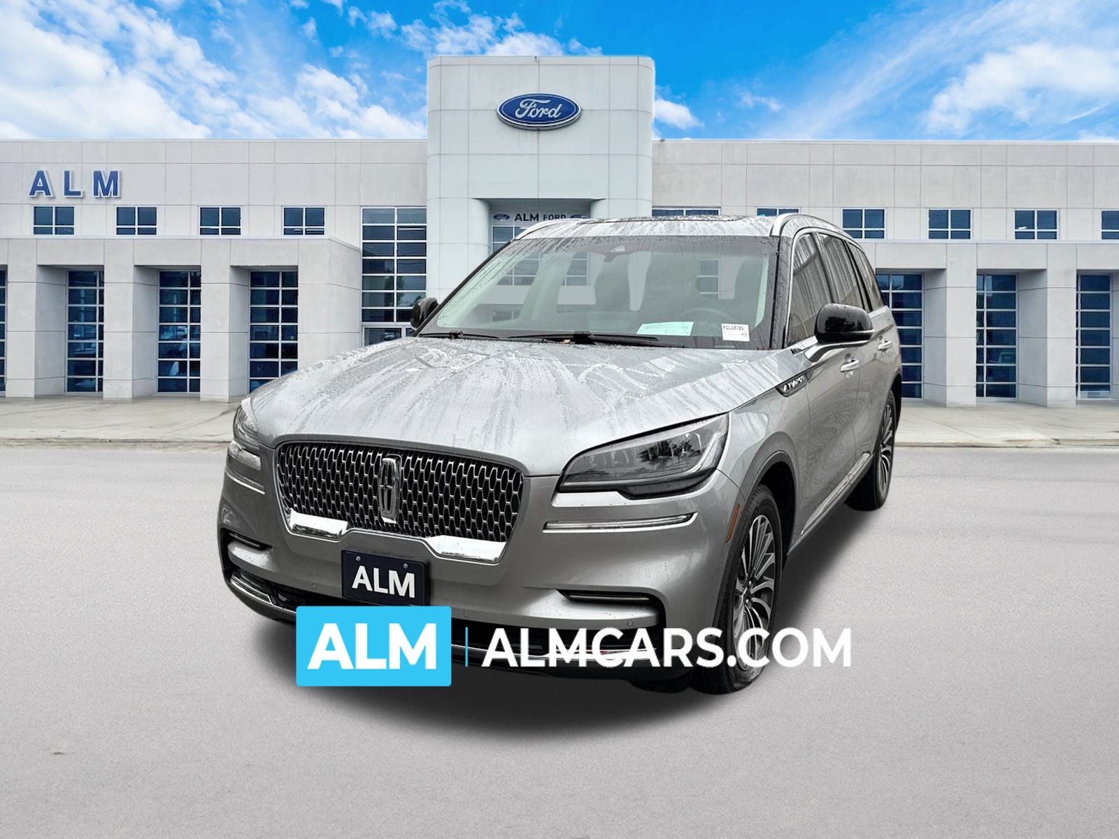 2023 Lincoln Aviator Base's photo